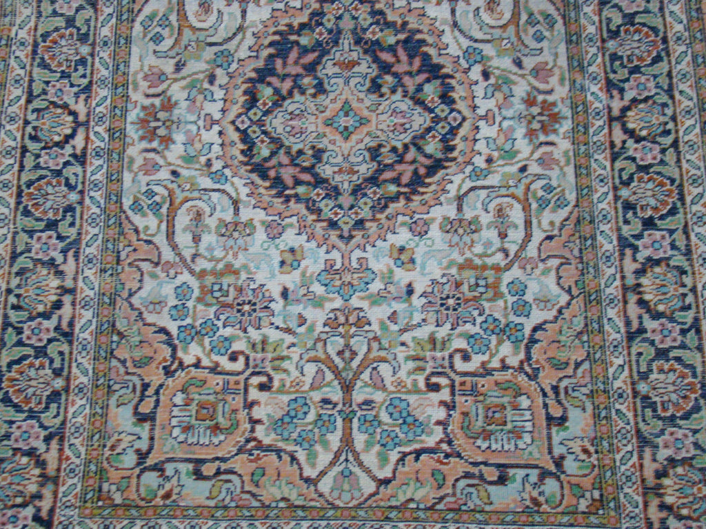 Antique Oriental silk wall carpet border detail CA018