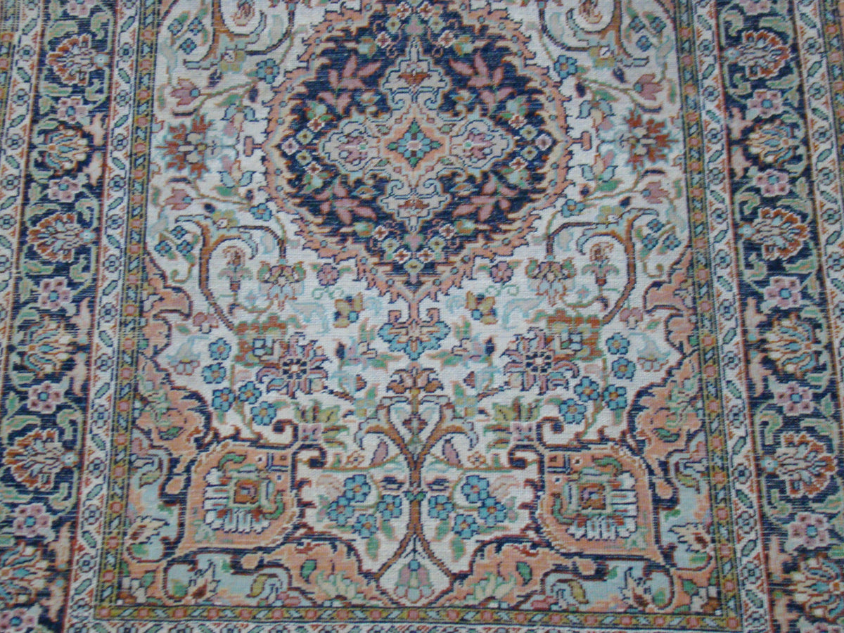 Antique Oriental silk wall carpet border detail CA018