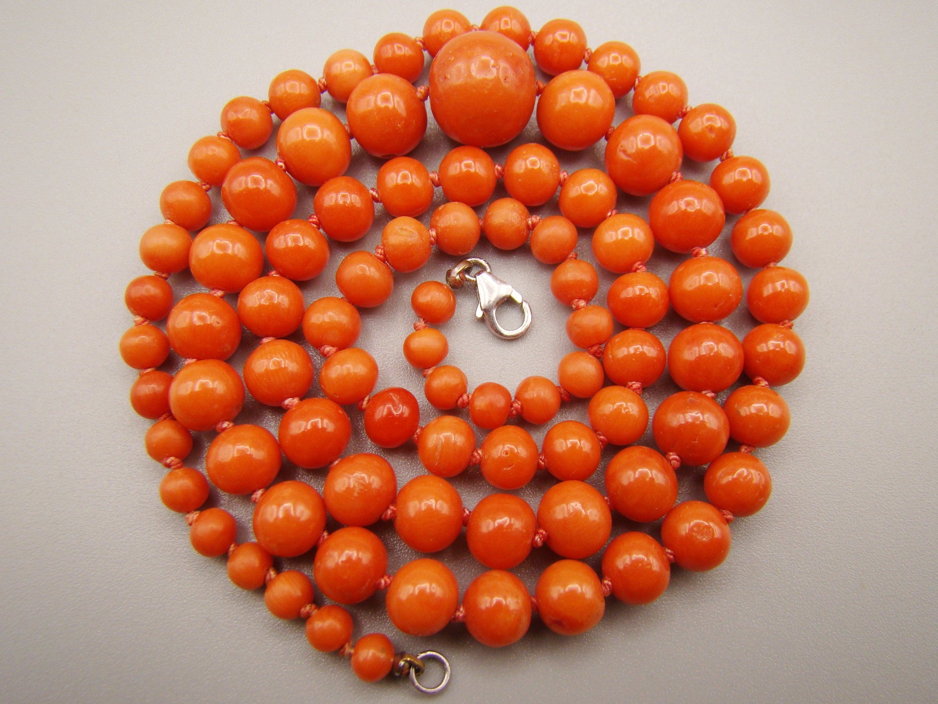 antique coral, natural coral, undyed coral, dark red coral, blood red coral, Italian coral, pacific coral, Sardinian Coral, red coral, sea coral, Mediterranean necklace, Mediterranean coral, Mediterranean chain coral beads, handcarved, aka red, 14 karat gold