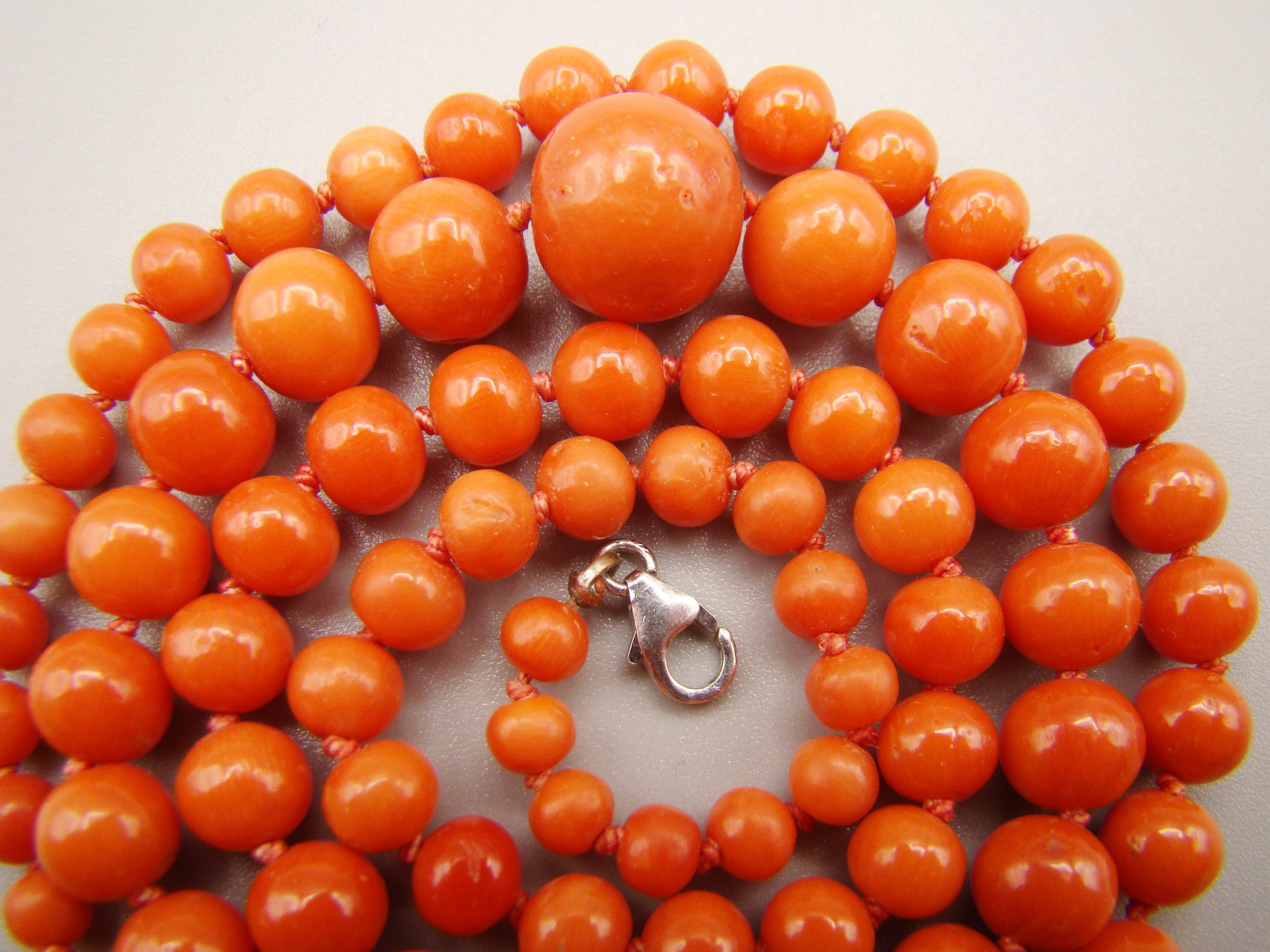 antique coral, natural coral, undyed coral, dark red coral, blood red coral, Italian coral, pacific coral, Sardinian Coral, red coral, sea coral, Mediterranean necklace, Mediterranean coral, Mediterranean chain coral beads, handcarved, aka red, 14 karat gold