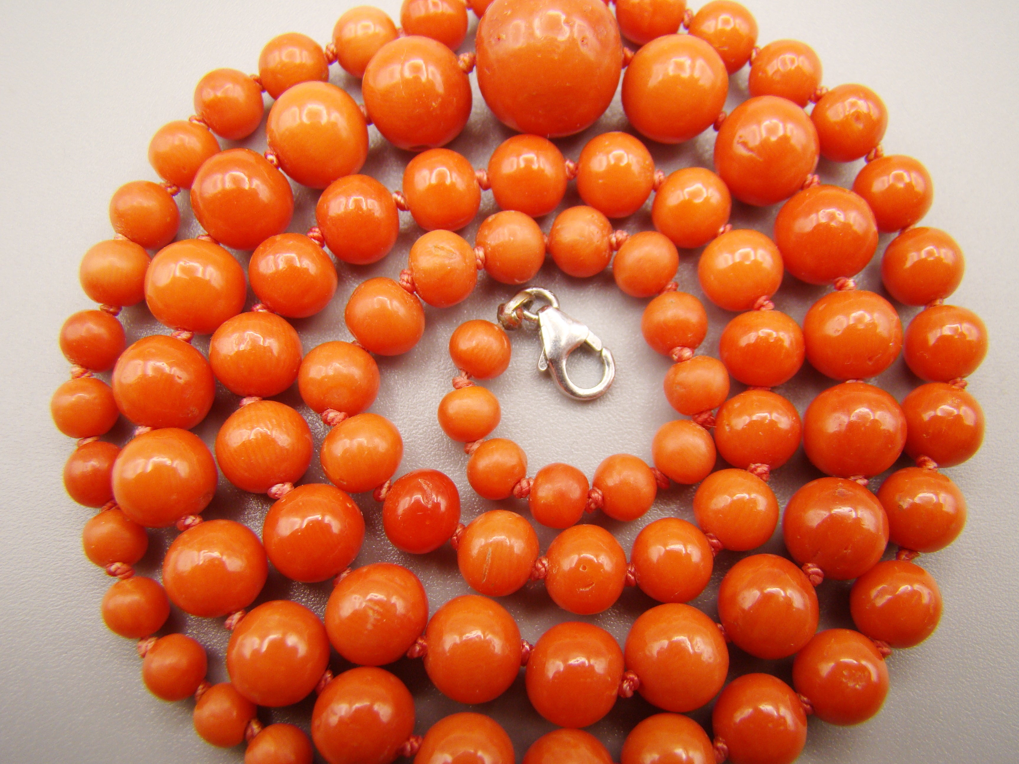 antique coral, natural coral, undyed coral, dark red coral, blood red coral, Italian coral, pacific coral, Sardinian Coral, red coral, sea coral, Mediterranean necklace, Mediterranean coral, Mediterranean chain coral beads, handcarved, aka red, 14 karat gold