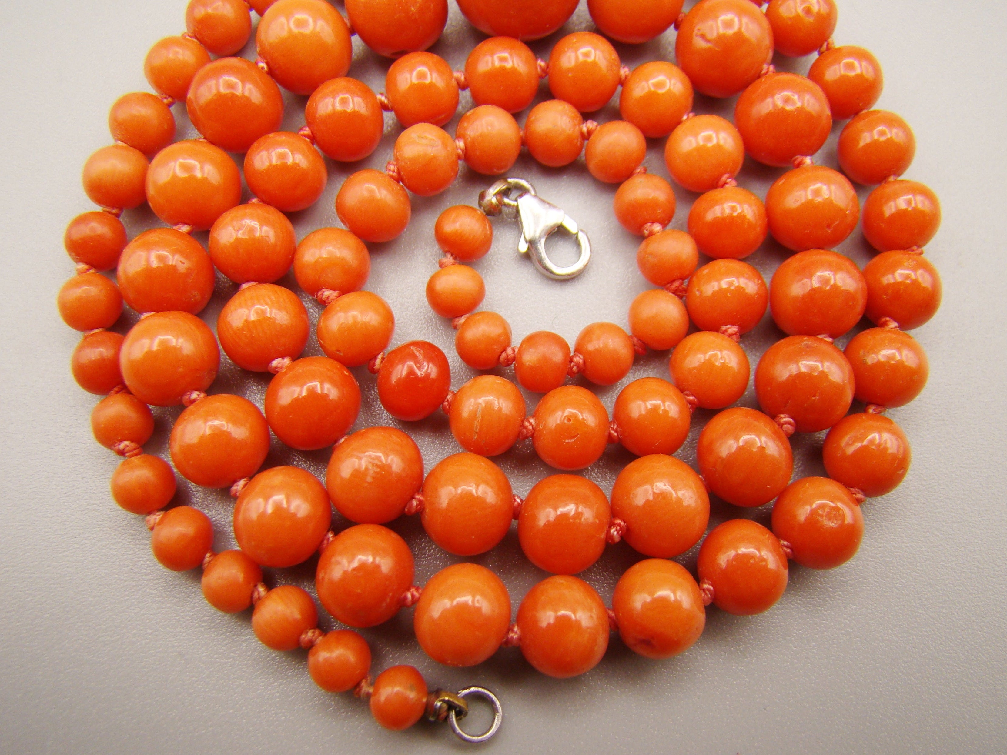 antique coral, natural coral, undyed coral, dark red coral, blood red coral, Italian coral, pacific coral, Sardinian Coral, red coral, sea coral, Mediterranean necklace, Mediterranean coral, Mediterranean chain coral beads, handcarved, aka red, 14 karat gold