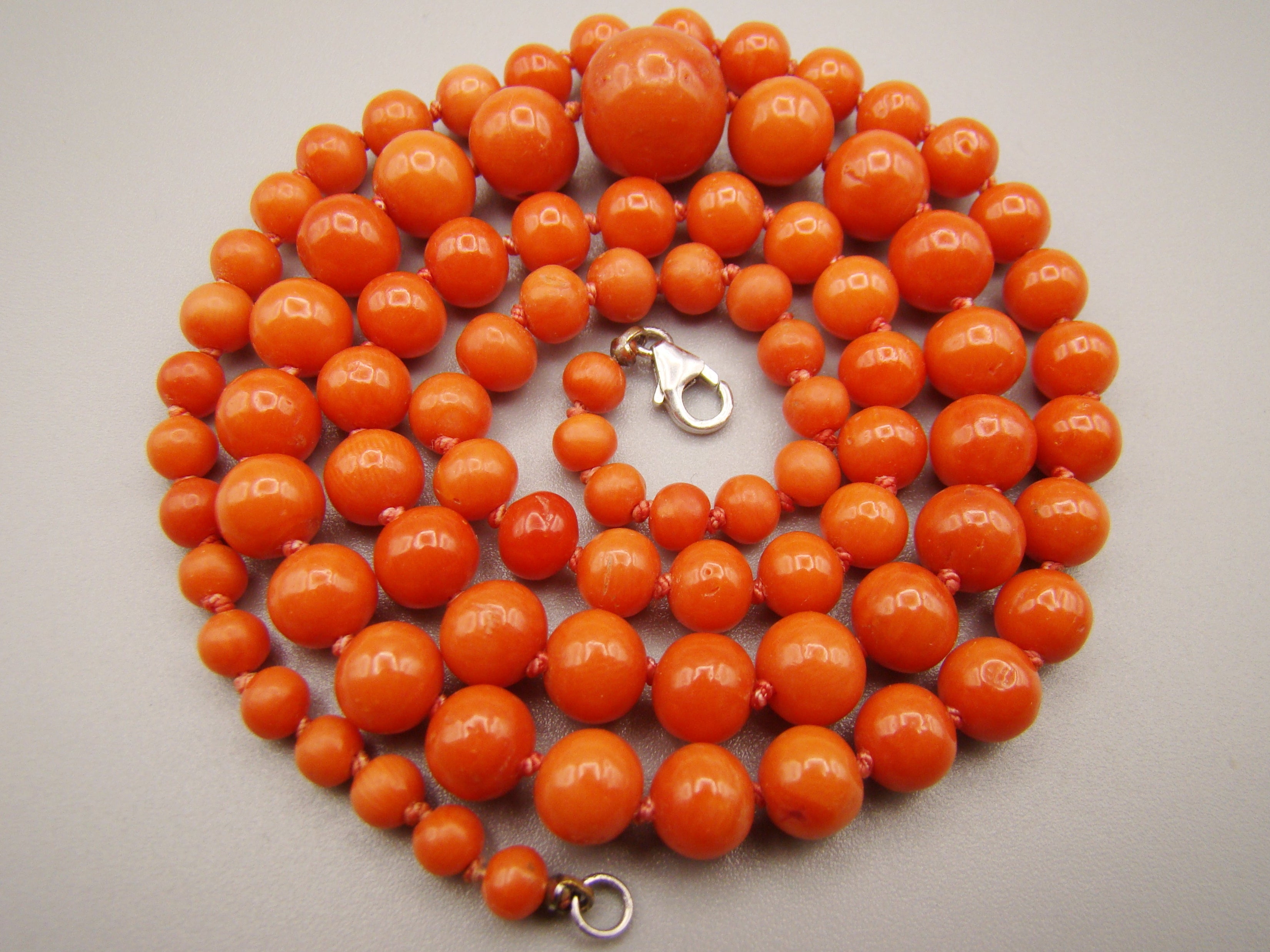 antique coral, natural coral, undyed coral, dark red coral, blood red coral, Italian coral, pacific coral, Sardinian Coral, red coral, sea coral, Mediterranean necklace, Mediterranean coral, Mediterranean chain coral beads, handcarved, aka red, 14 karat gold