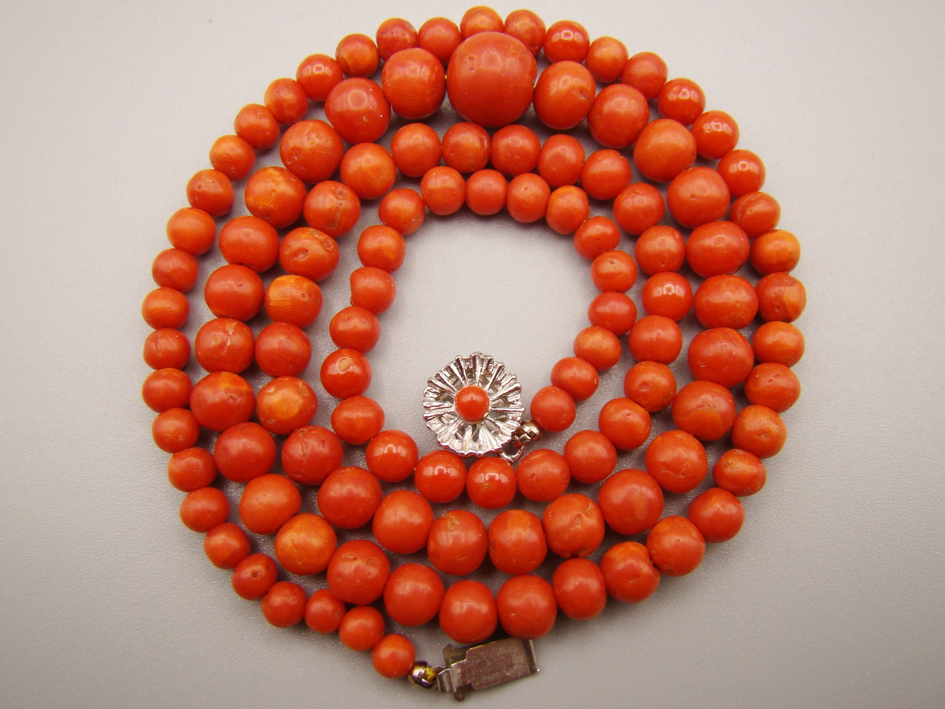 antique coral, natural coral, undyed coral, dark red coral, blood red coral, Italian coral, pacific coral, Sardinian Coral, Coral beads, Coral Rosary beads, Coral chain, Coral necklace, sea coral, aka coral, 14 karat gold clasp