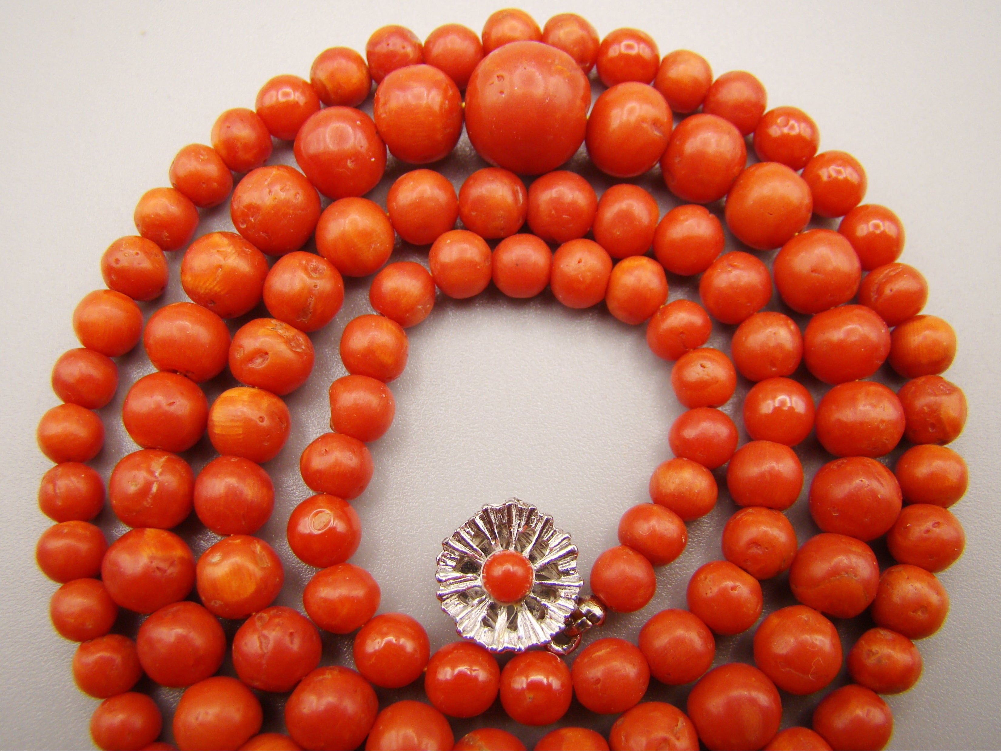 antique coral, natural coral, undyed coral, dark red coral, blood red coral, Italian coral, pacific coral, Sardinian Coral, Coral beads, Coral Rosary beads, Coral chain, Coral necklace, sea coral, aka coral, 14 karat gold clasp