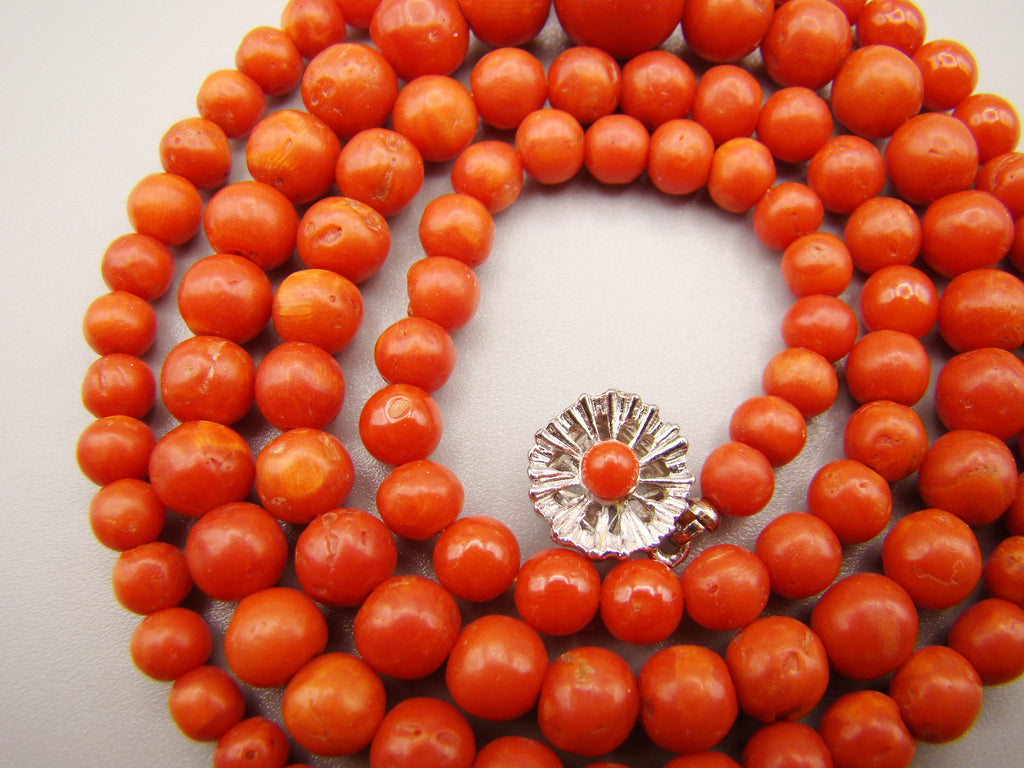antique coral, natural coral, undyed coral, dark red coral, blood red coral, Italian coral, pacific coral, Sardinian Coral, Coral beads, Coral Rosary beads, Coral chain, Coral necklace, sea coral, aka coral, 14 karat gold clasp