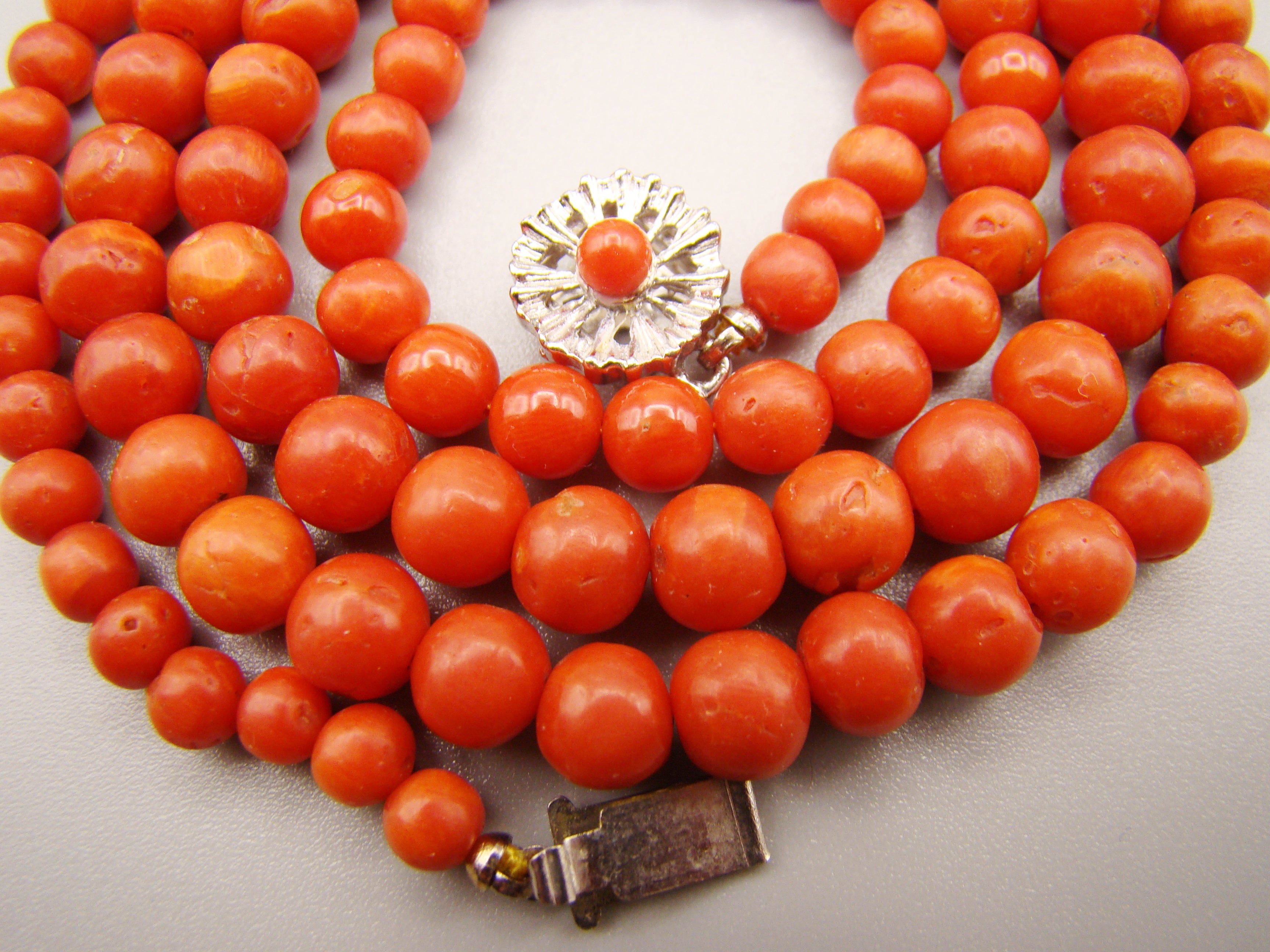 antique coral, natural coral, undyed coral, dark red coral, blood red coral, Italian coral, pacific coral, Sardinian Coral, Coral beads, Coral Rosary beads, Coral chain, Coral necklace, sea coral, aka coral, 14 karat gold clasp