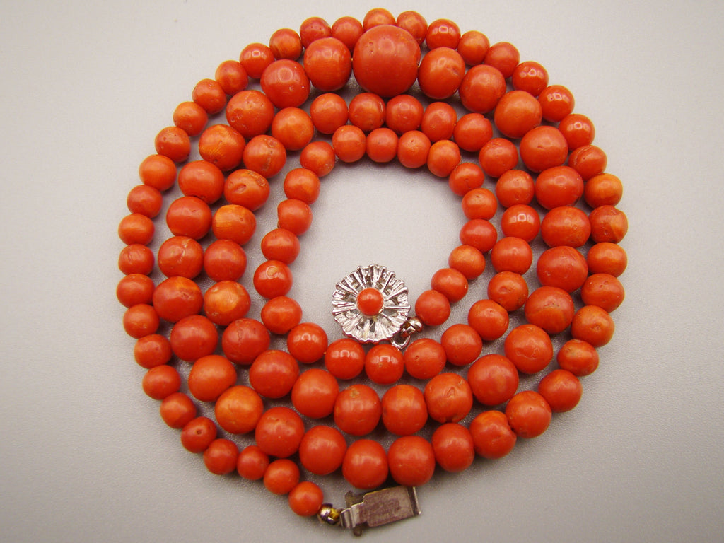 antique coral, natural coral, undyed coral, dark red coral, blood red coral, Italian coral, pacific coral, Sardinian Coral, Coral beads, Coral Rosary beads, Coral chain, Coral necklace, sea coral, aka coral, 14 karat gold clasp