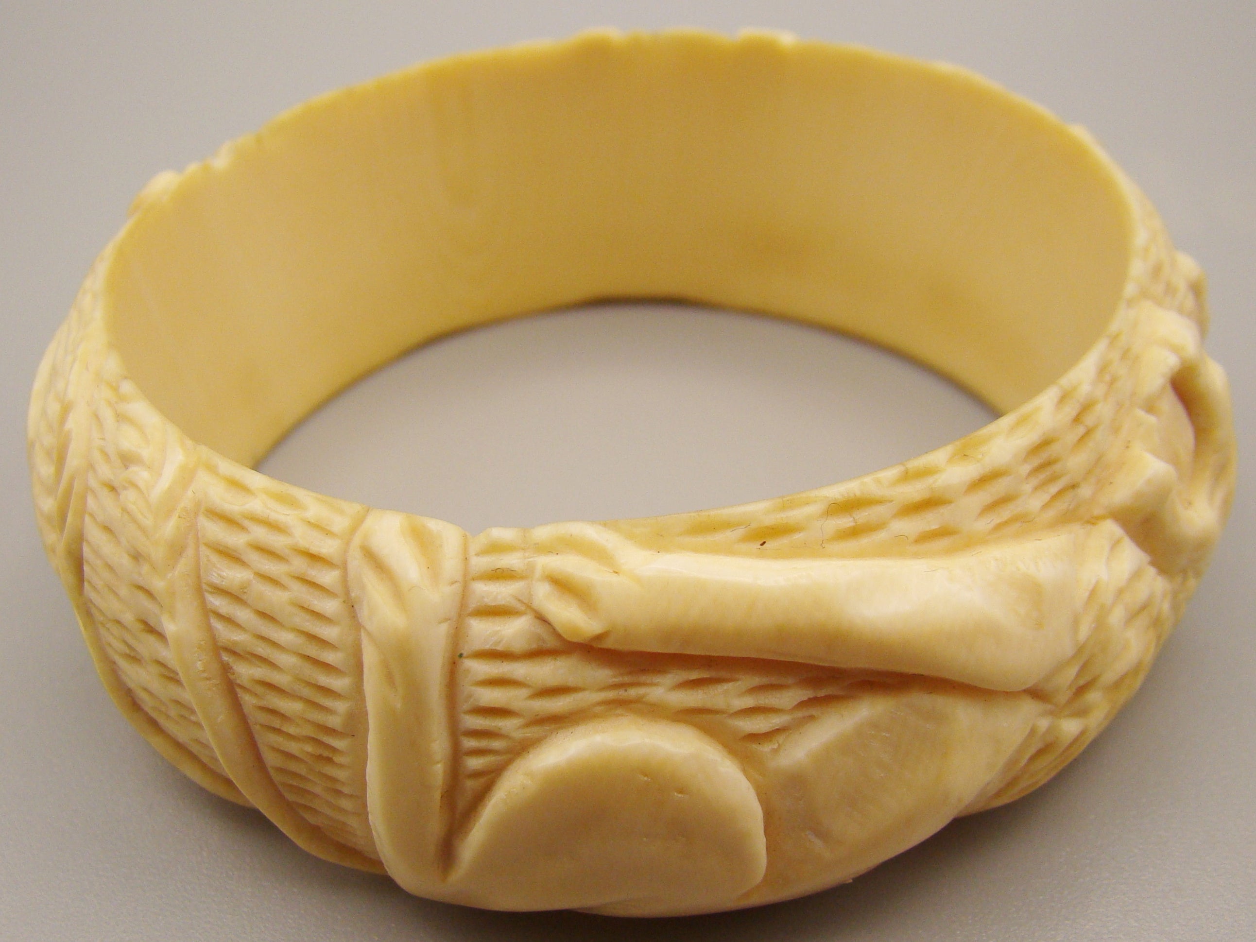 Antique Natural Elephant Ivory Bracelet - Kingdom of Antique Arts