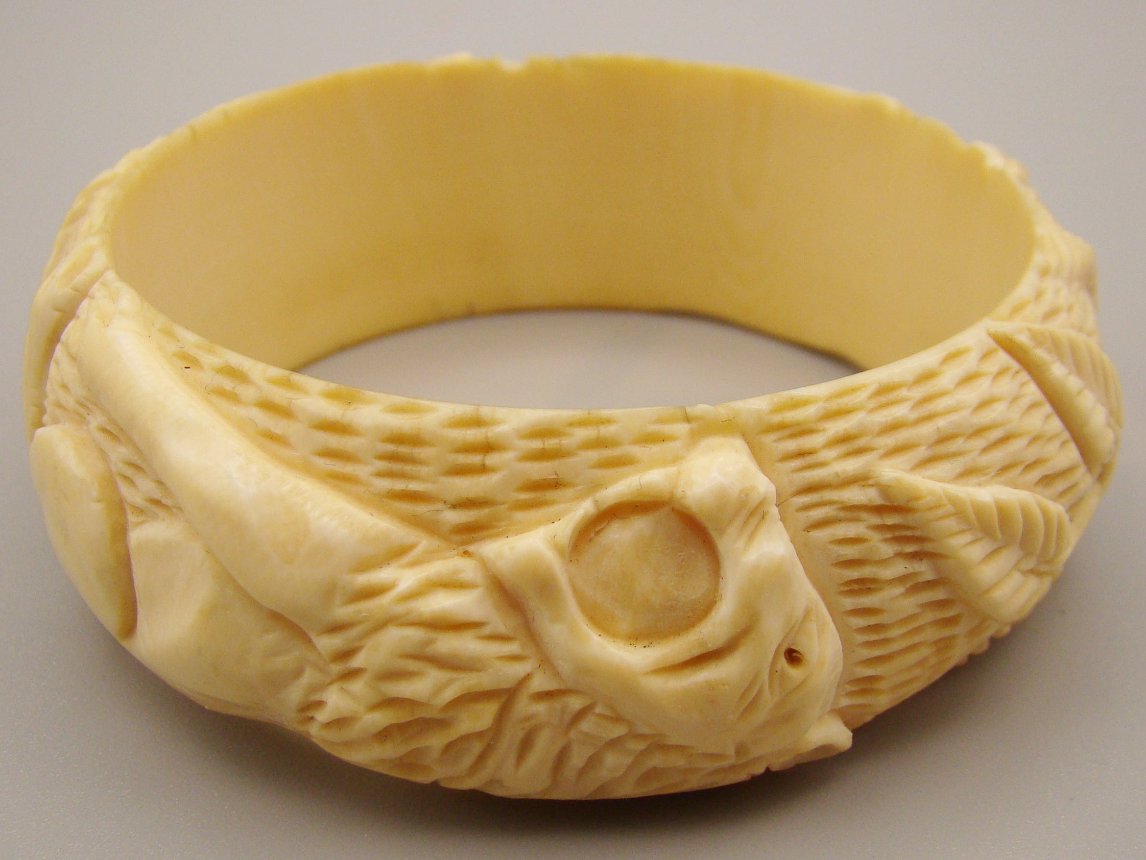 Antique Natural Elephant Ivory Bracelet - Kingdom of Antique Arts