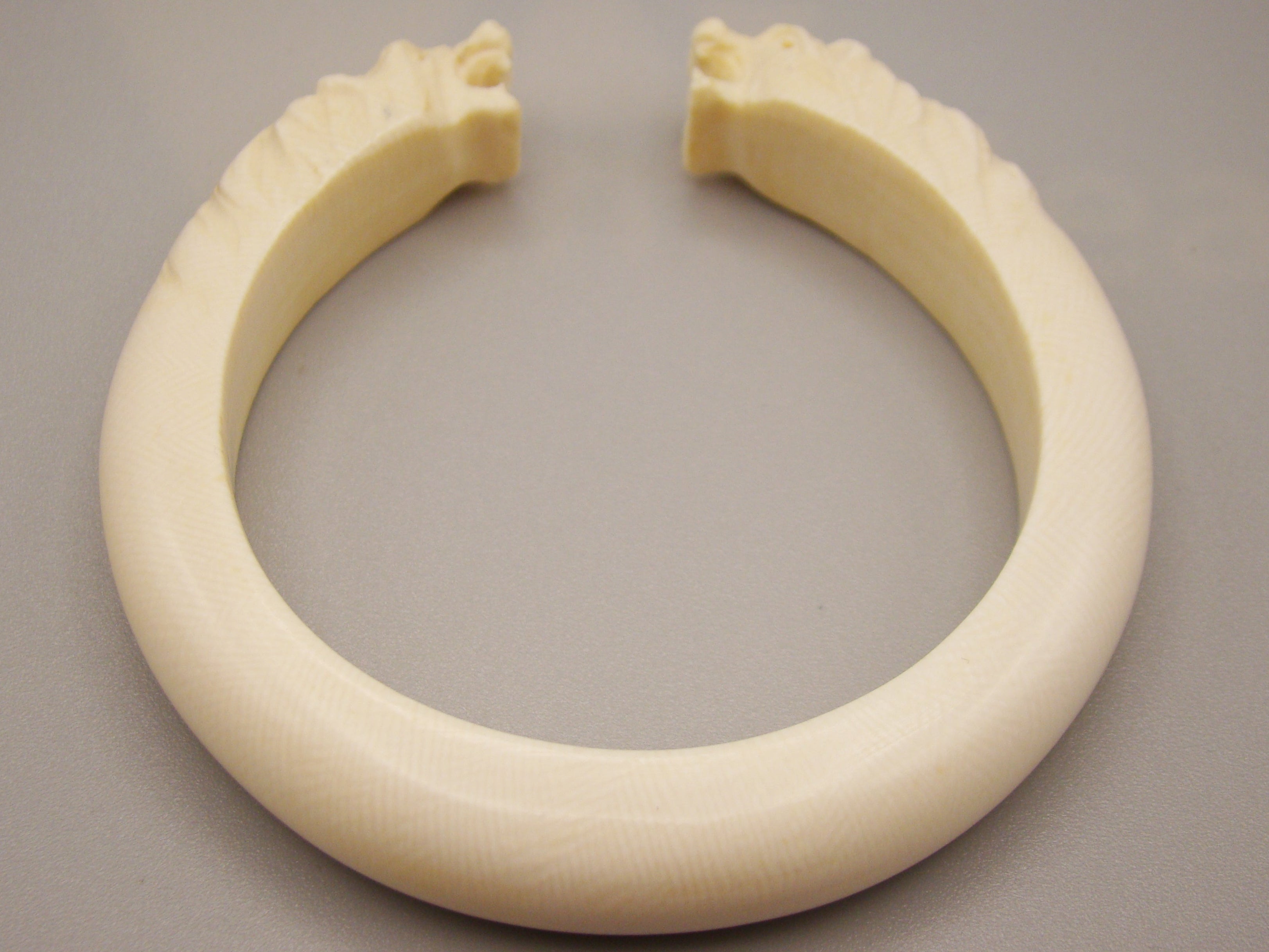 Antique Ivory, Natural Ivory, Ivory Bracelet, Mediterranean Ivory, handcarved Ivory, Asien Ivory, Elephant Ivory