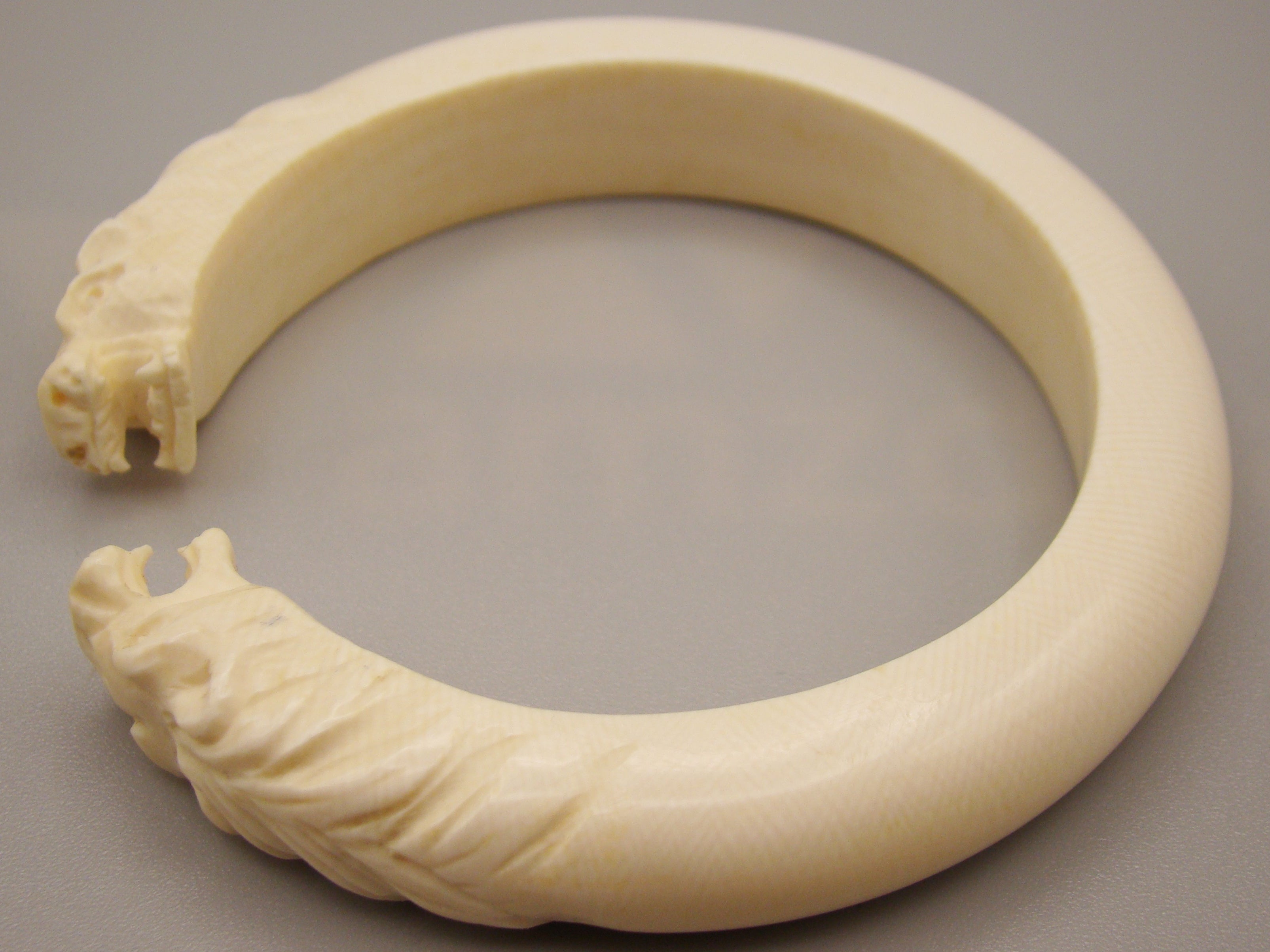 Antique Ivory, Natural Ivory, Ivory Bracelet, Mediterranean Ivory, handcarved Ivory, Asien Ivory, Elephant Ivory