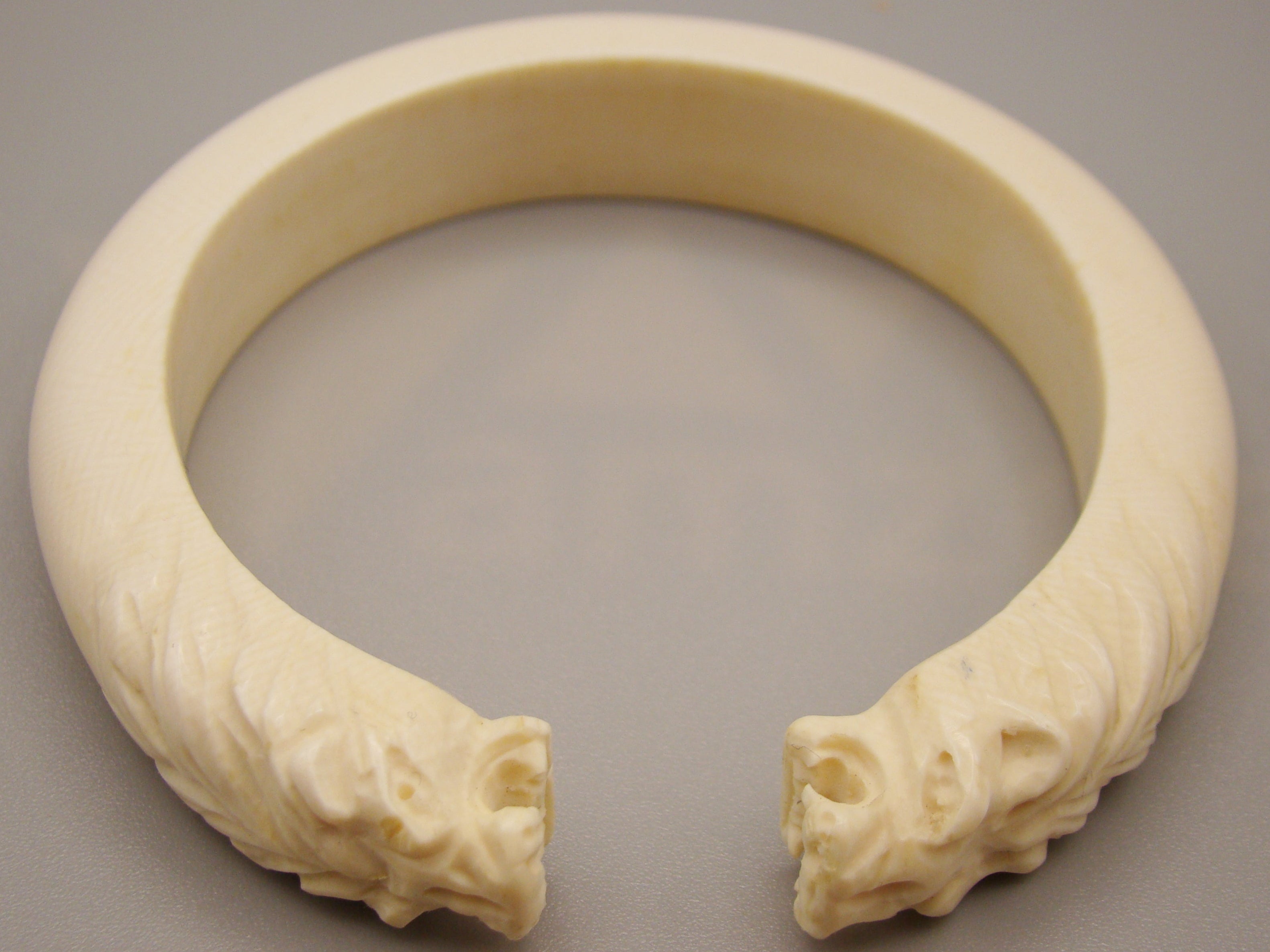 Antique Ivory, Natural Ivory, Ivory Bracelet, Mediterranean Ivory, handcarved Ivory, Asien Ivory, Elephant Ivory