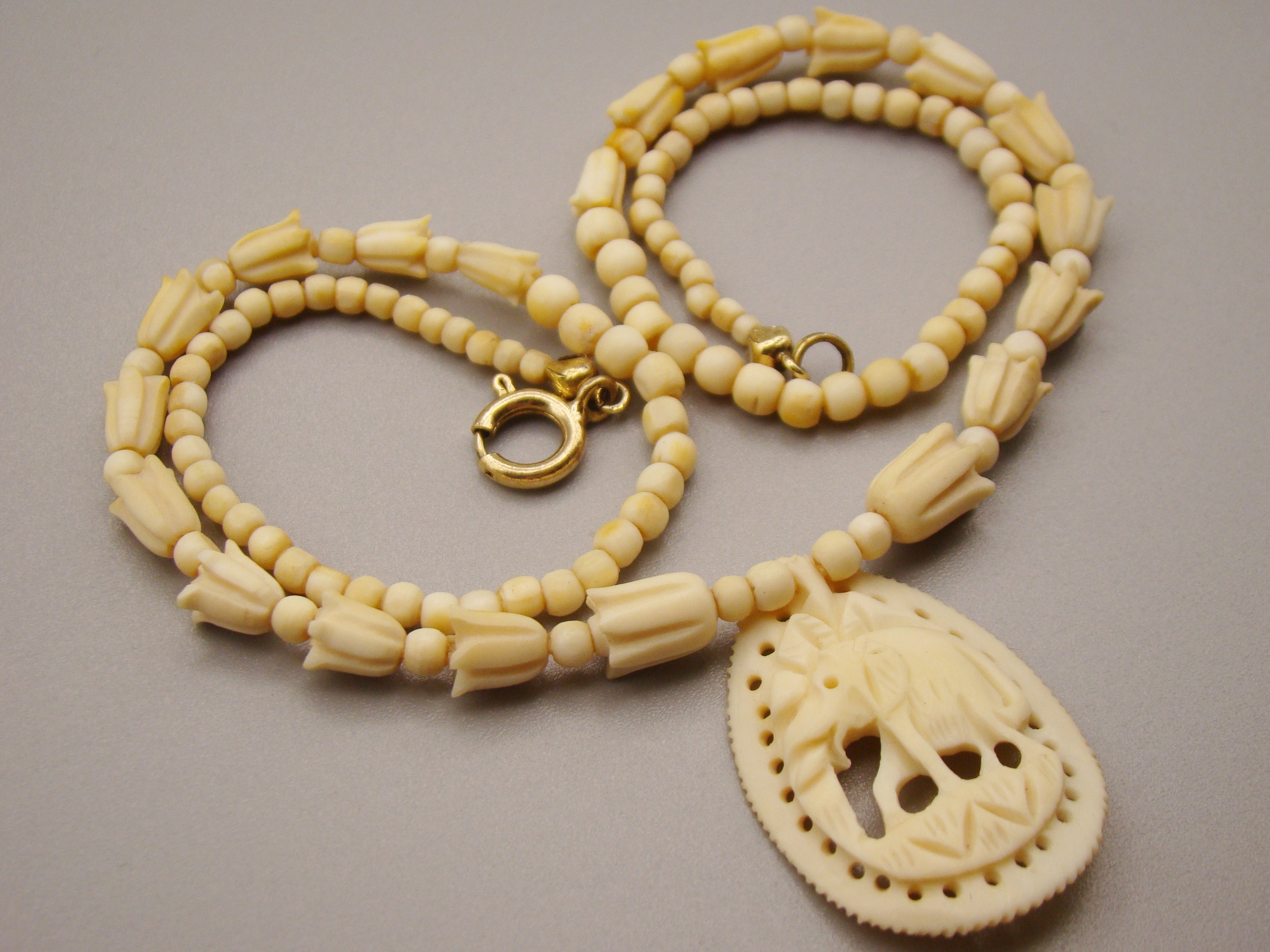 Antique Ivory, Natural Ivory, Ivory Necklace, Mediterranean Ivory, handcarved Ivory, Asien Ivory, Elephant Ivory, Ivory Chain