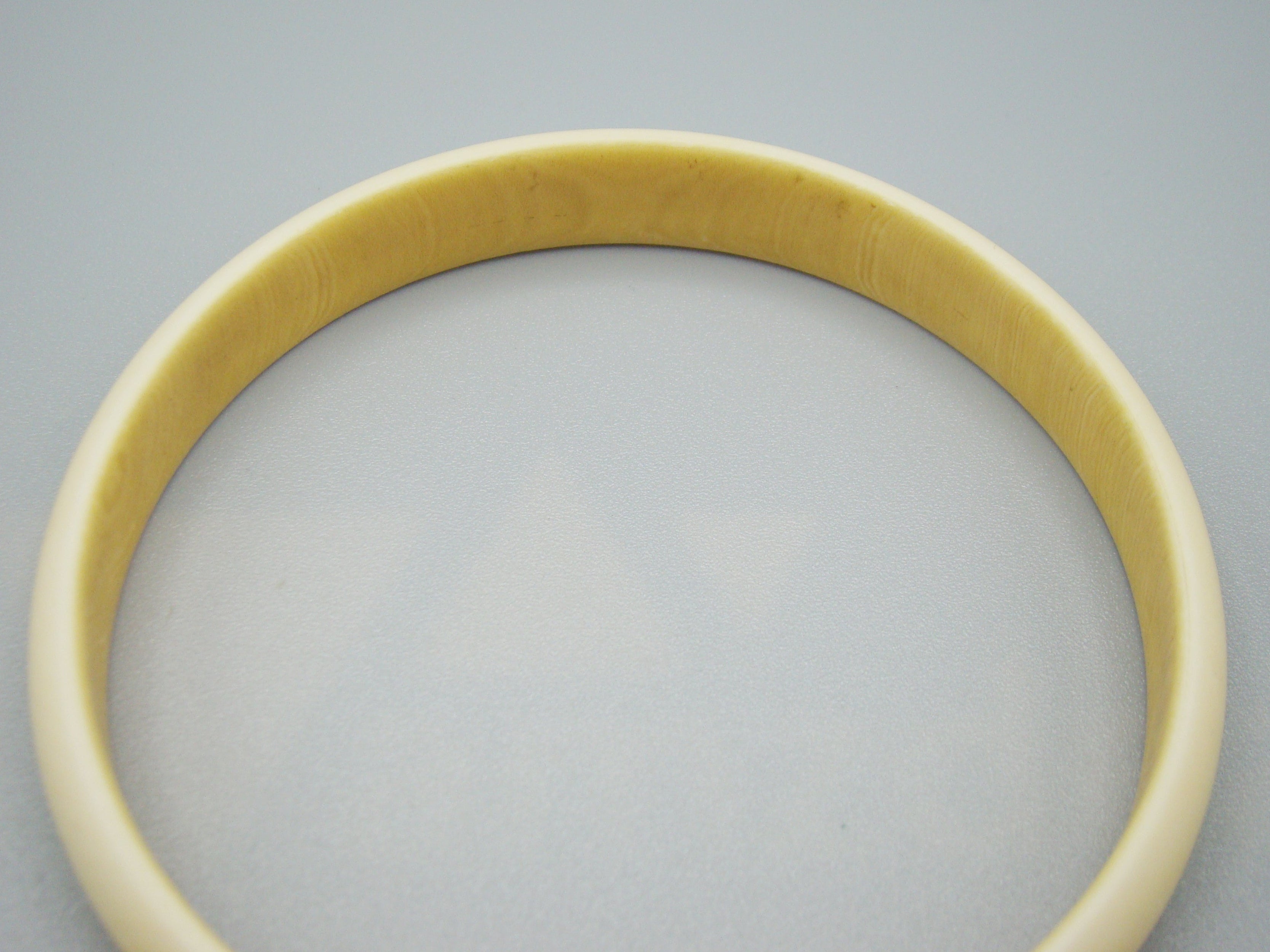 Antique Ivory, Natural Ivory, Ivory Bracelet, Mediterranean Ivory, handcarved Ivory, Asien Ivory, Elephant Ivory