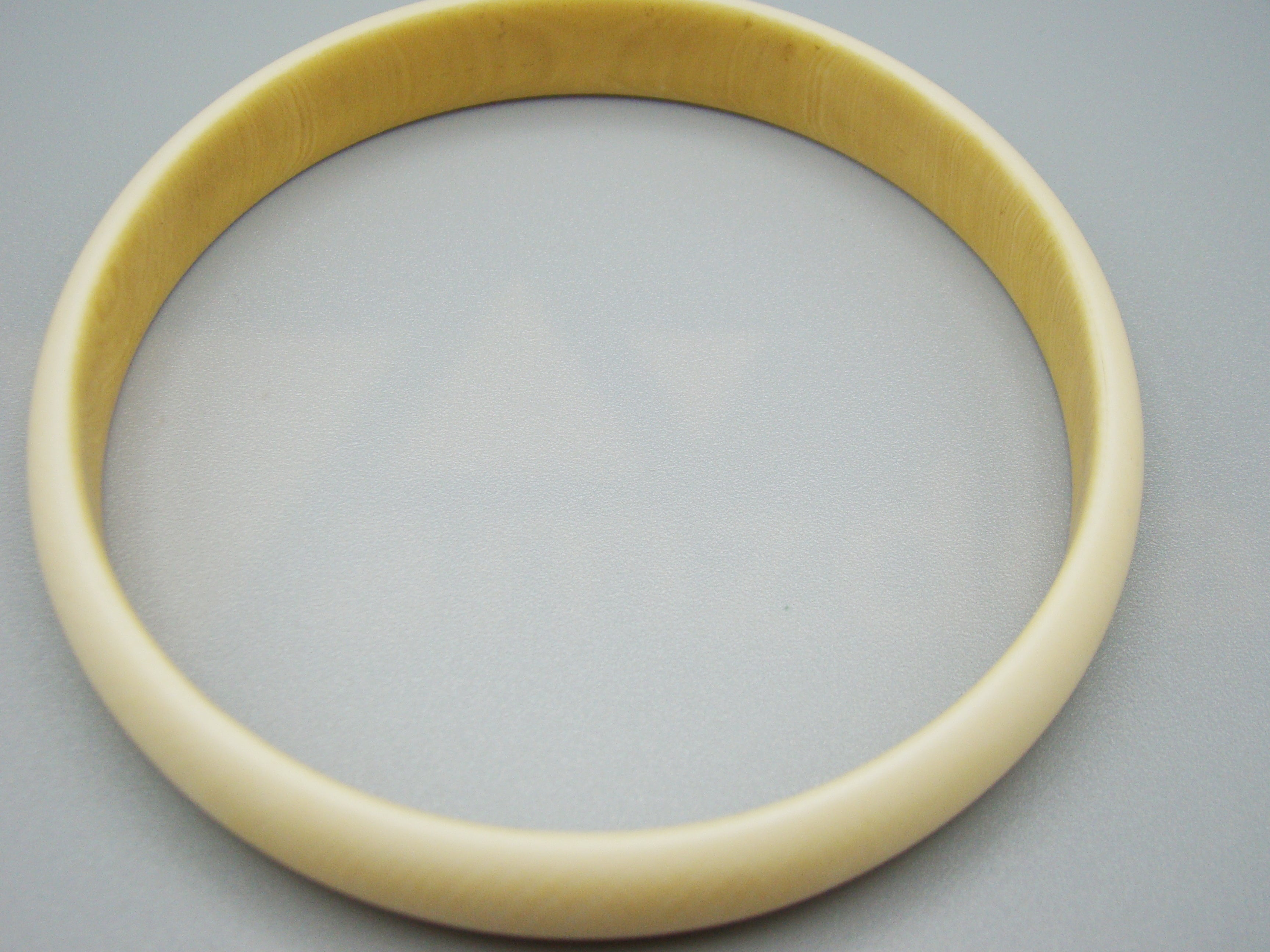 Antique Ivory, Natural Ivory, Ivory Bracelet, Mediterranean Ivory, handcarved Ivory, Asien Ivory, Elephant Ivory
