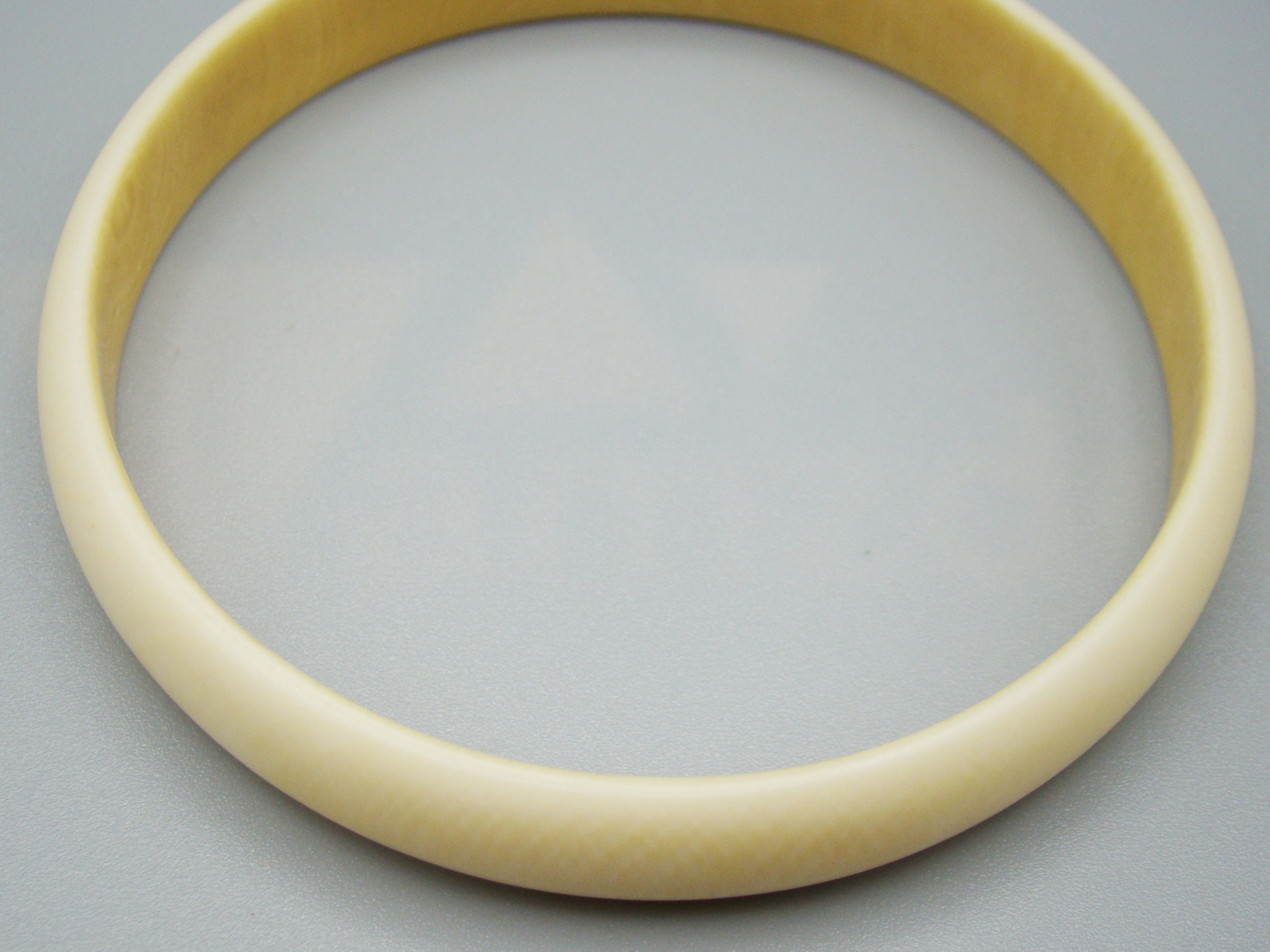 Antique Ivory, Natural Ivory, Ivory Bracelet, Mediterranean Ivory, handcarved Ivory, Asien Ivory, Elephant Ivory
