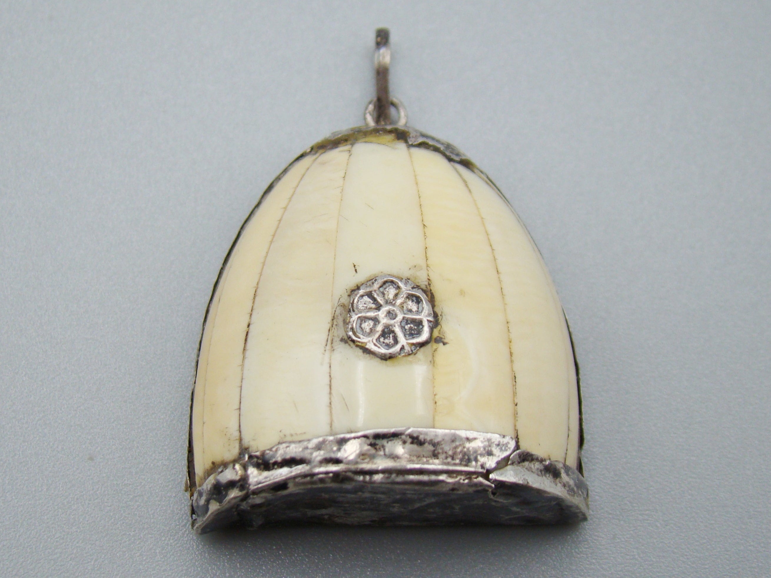 Antique Ivory, Natural Ivory, Mediterranean Ivory, handcarved Ivory, Asien Ivory, Elephant Ivory, Ivory Chain, Ivory Pendant, Sterling Silver