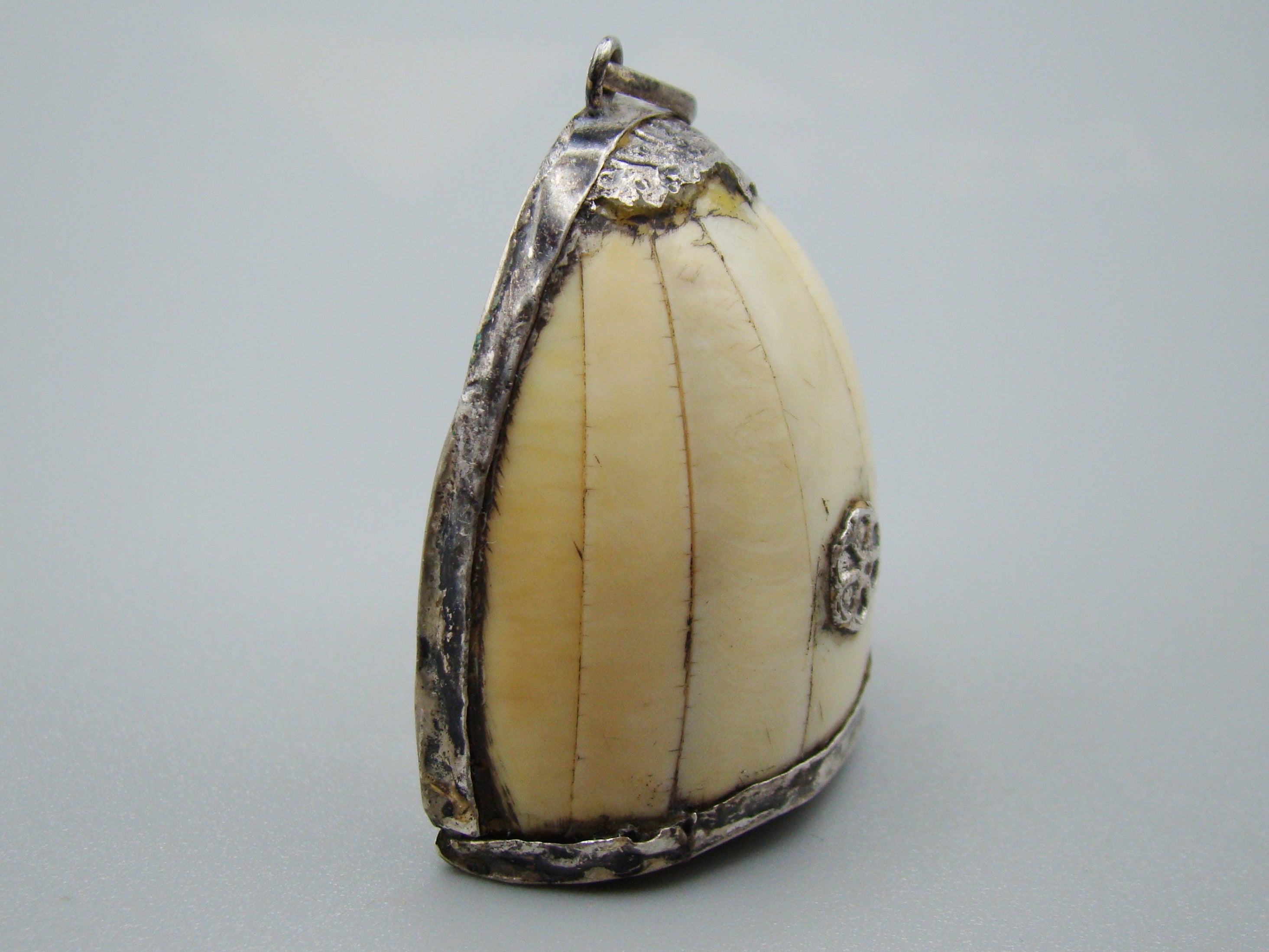 Antique Ivory, Natural Ivory, Mediterranean Ivory, handcarved Ivory, Asien Ivory, Elephant Ivory, Ivory Chain, Ivory Pendant, Sterling Silver