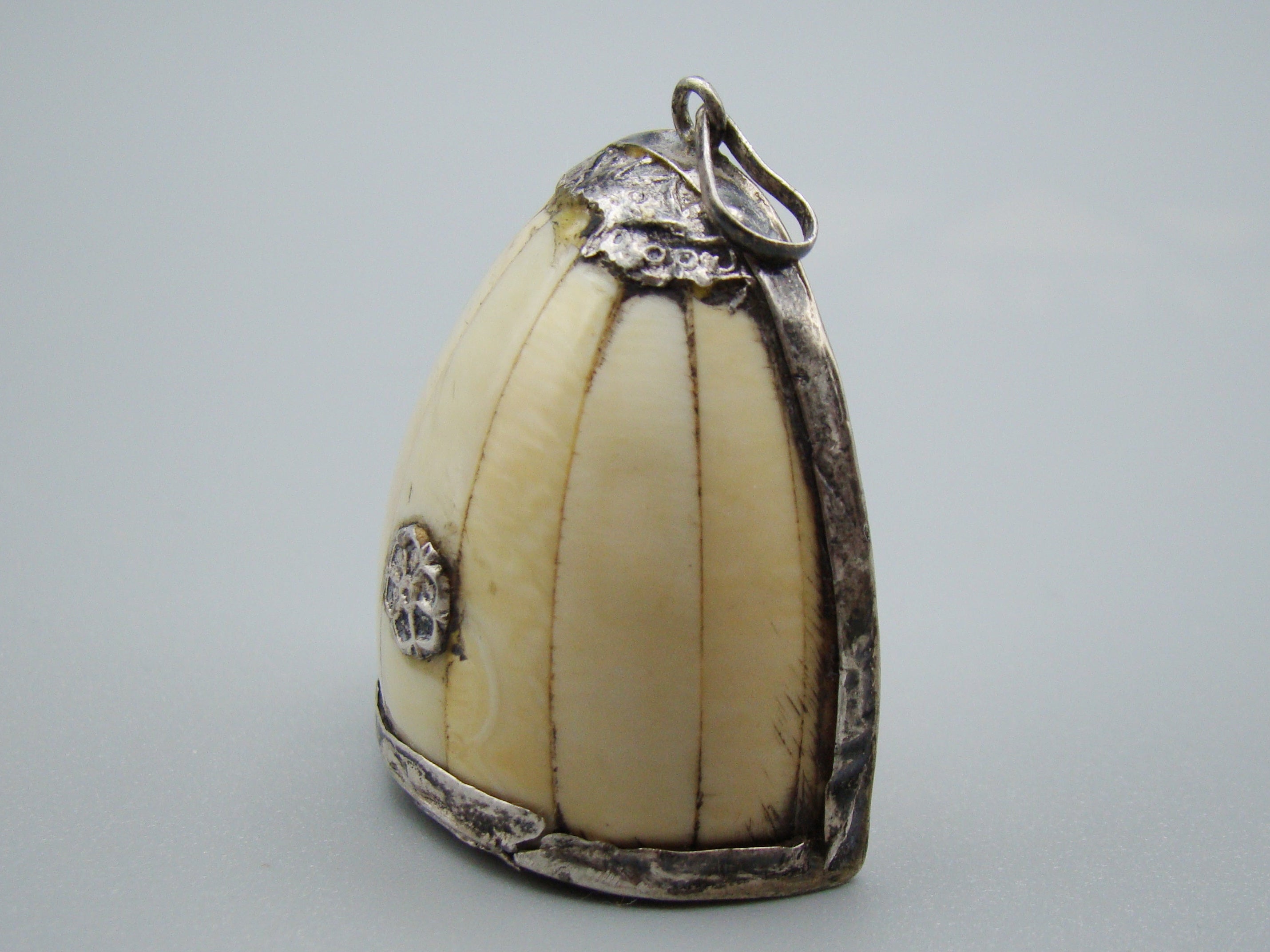 Antique Ivory, Natural Ivory, Mediterranean Ivory, handcarved Ivory, Asien Ivory, Elephant Ivory, Ivory Chain, Ivory Pendant, Sterling Silver