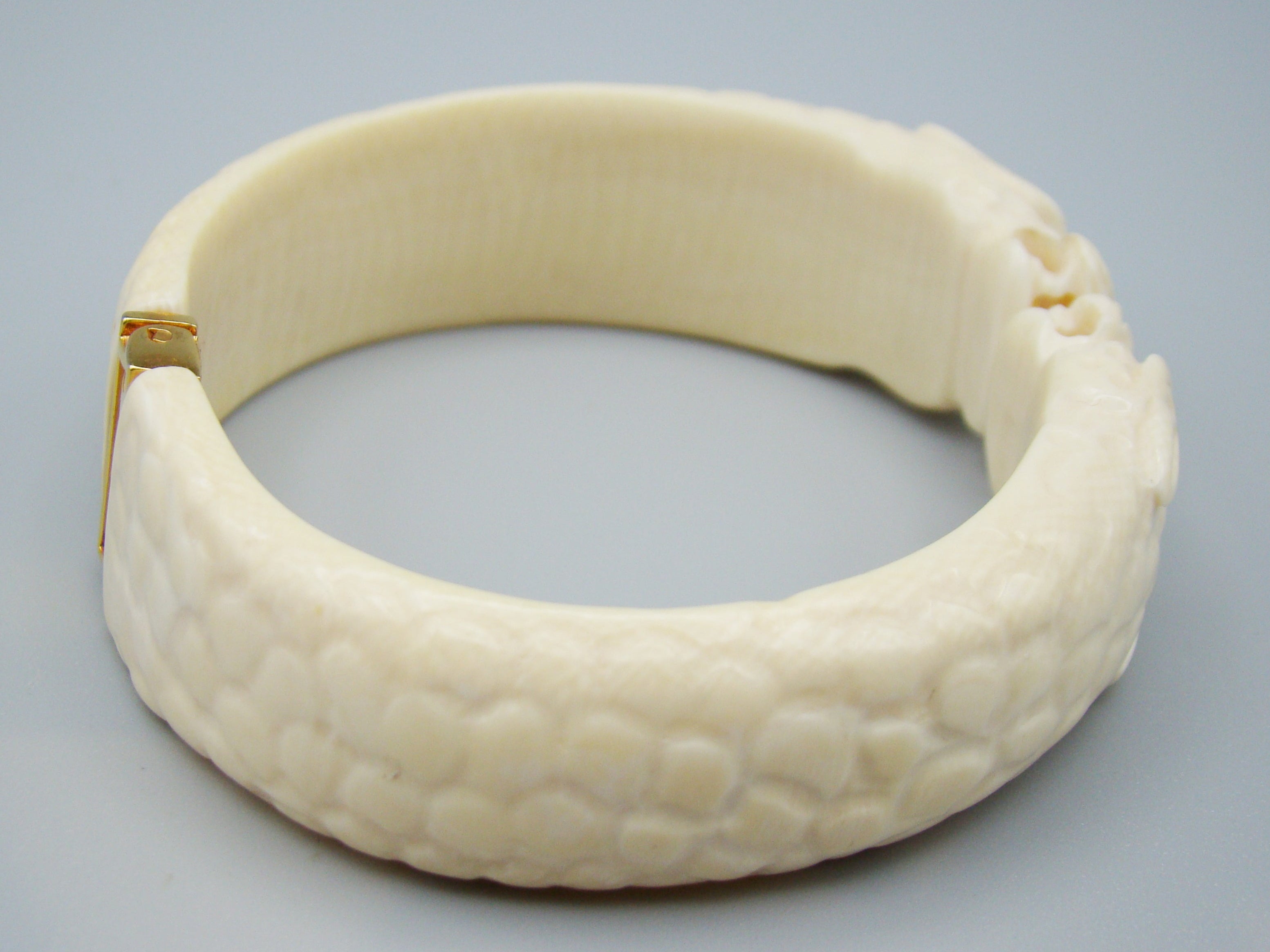 Antique Ivory, Natural Ivory, Ivory Bracelet, Mediterranean Ivory, handcarved Ivory, Asien Ivory, Elephant Ivory