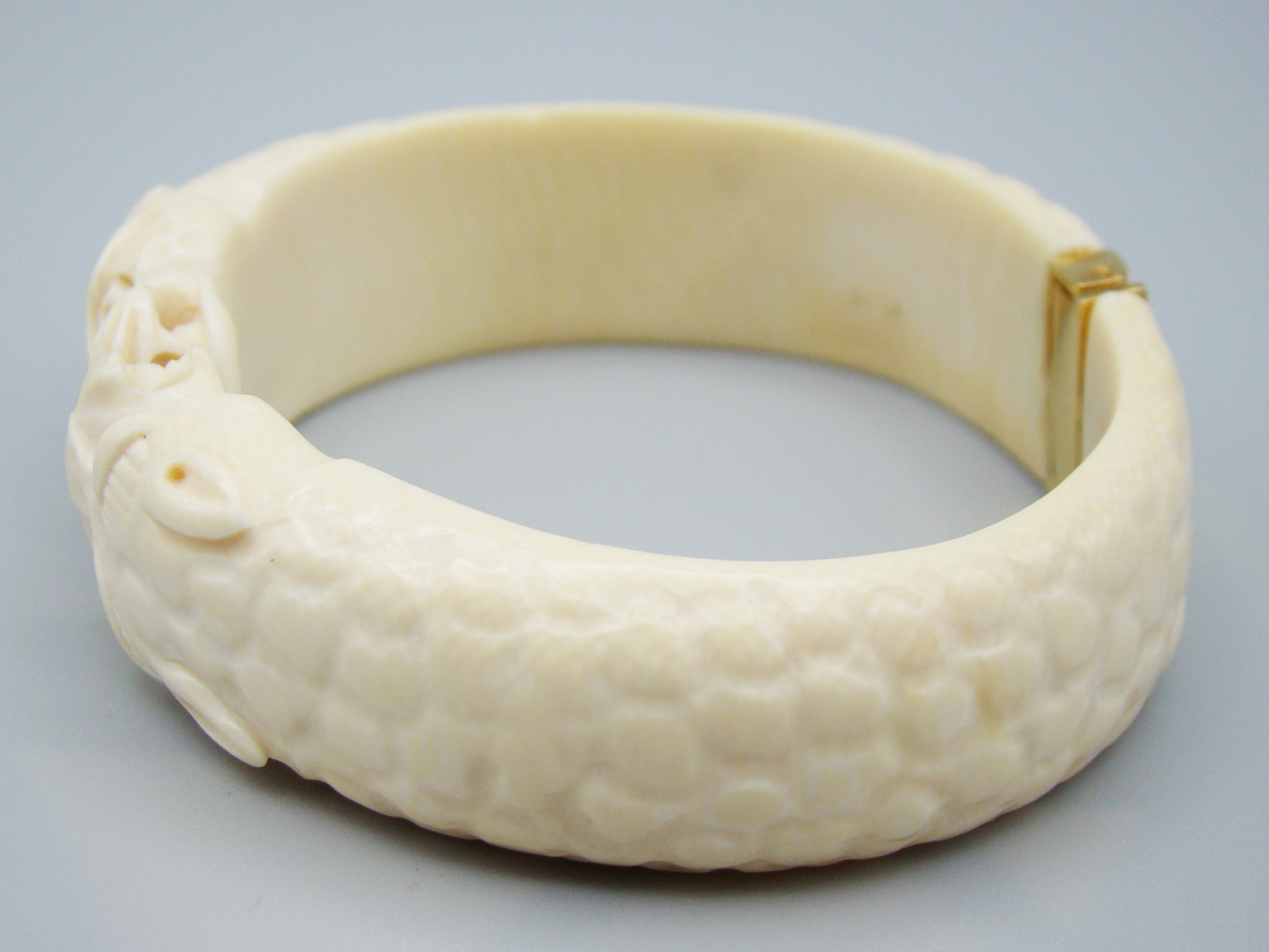 Antique Ivory, Natural Ivory, Ivory Bracelet, Mediterranean Ivory, handcarved Ivory, Asien Ivory, Elephant Ivory