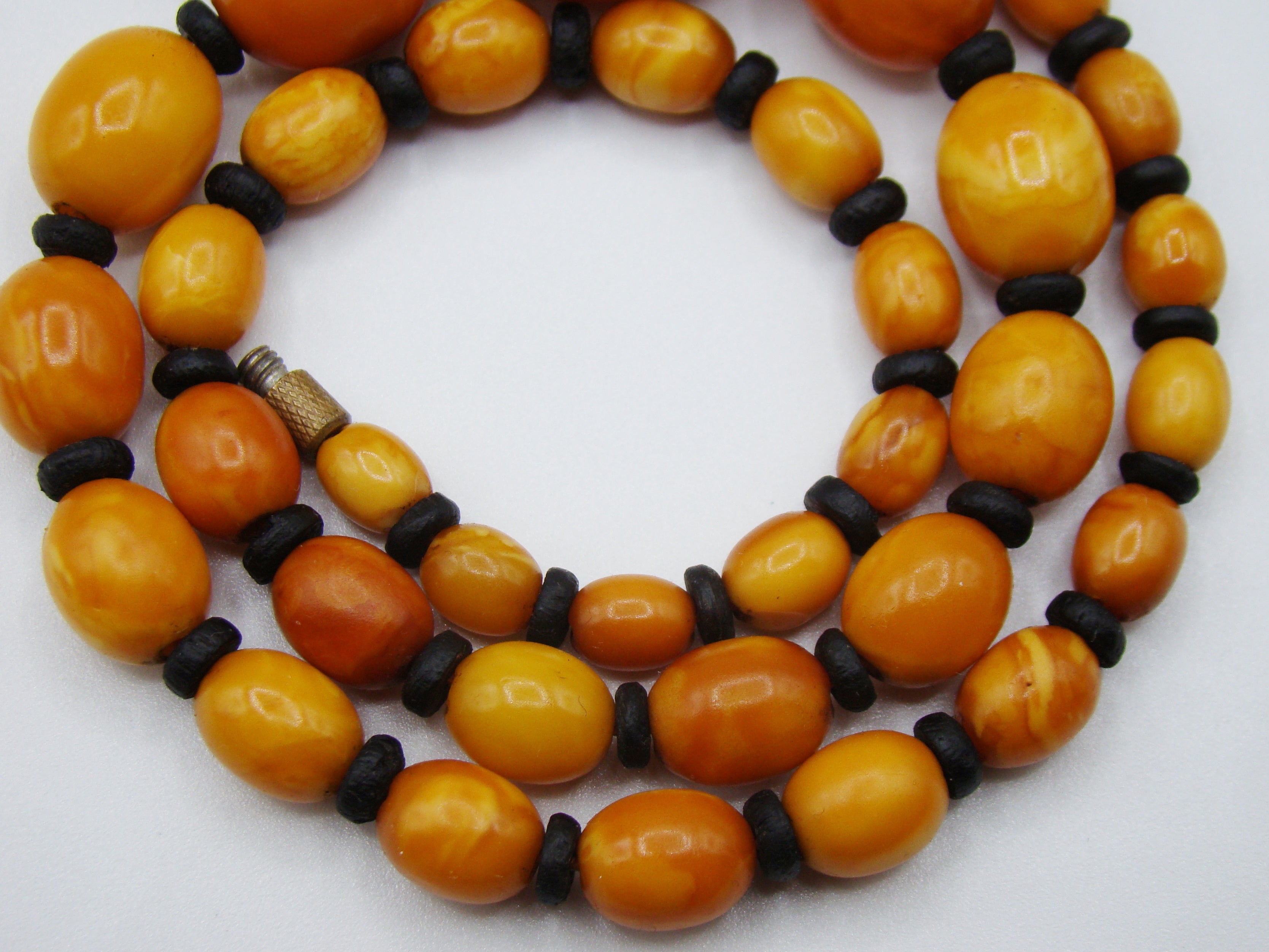 baltic amber, amber, antique, amber beads, egg Yolk, amber chain, Rosary beads, مسبحة, Masbaha, Muslim prayer beads حبيت الدورة ,العنبر الهندى