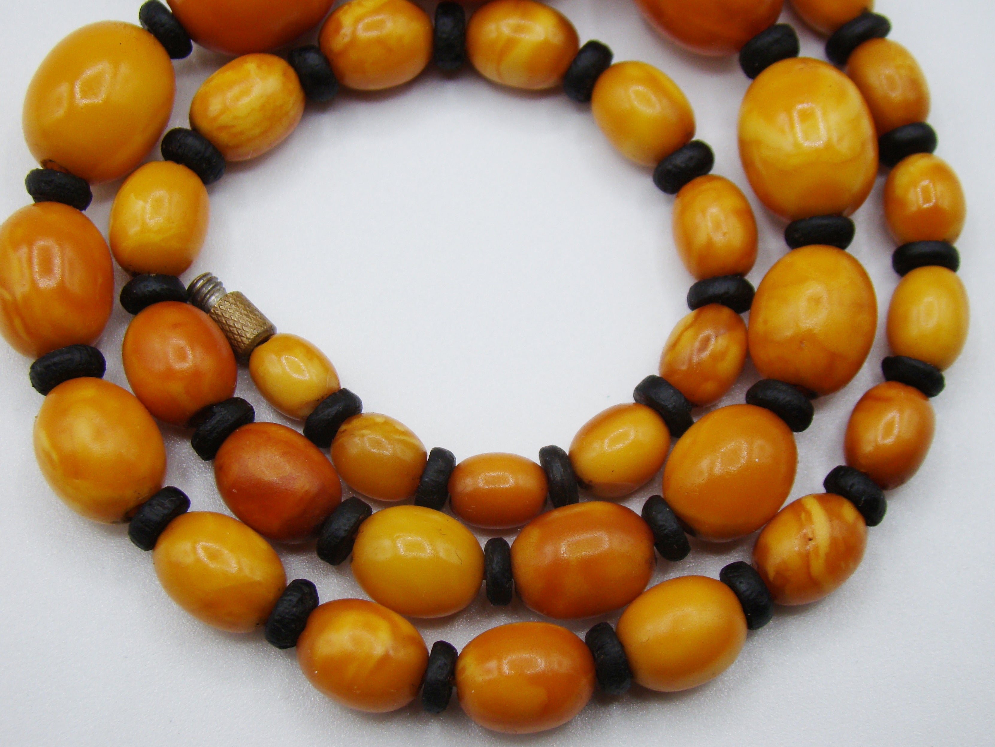 baltic amber, amber, antique, amber beads, egg Yolk, amber chain, Rosary beads, مسبحة, Masbaha, Muslim prayer beads حبيت الدورة ,العنبر الهندى