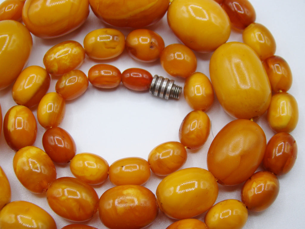 baltic amber, amber, antique, amber beads, egg Yolk, amber chain, Rosary beads, مسبحة, Masbaha, Muslim prayer beads حبيت الدورة ,العنبر الهندى