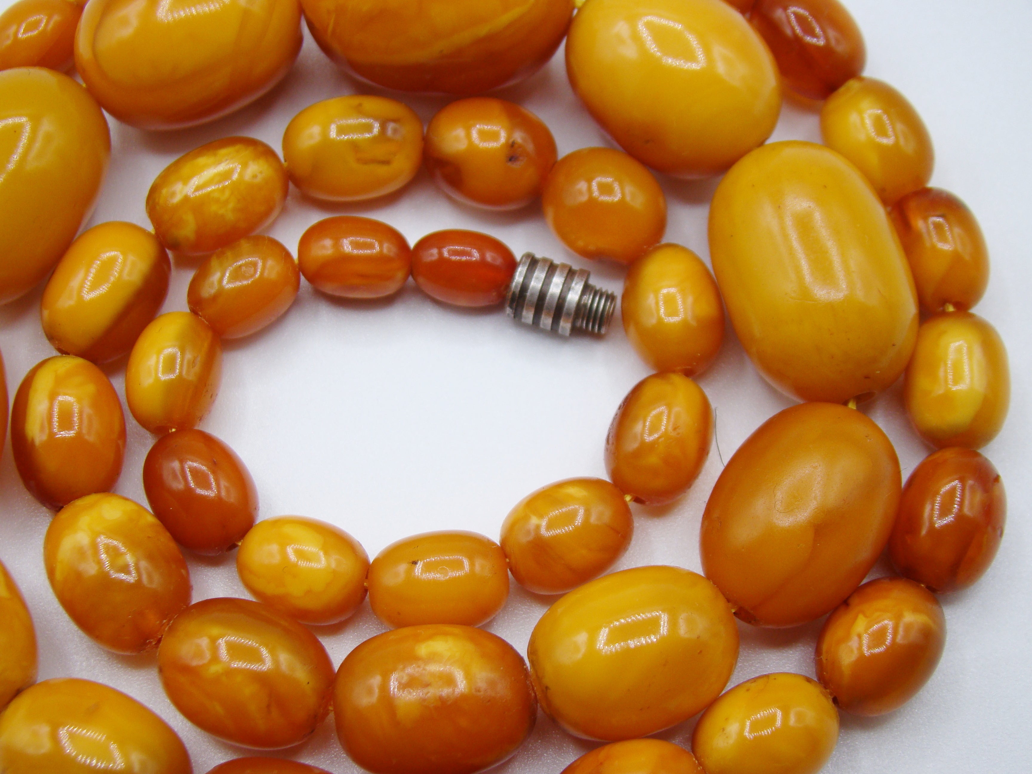 baltic amber, amber, antique, amber beads, egg Yolk, amber chain, Rosary beads, مسبحة, Masbaha, Muslim prayer beads حبيت الدورة ,العنبر الهندى
