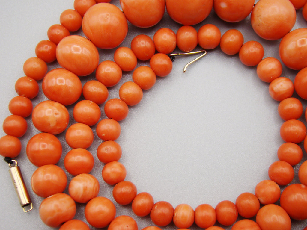 antique coral, natural coral, undyed coral, momo red coral, Italian coral, pacific coral, Sardinian Coral, sea coral, Mediterranean coral, Mediterranean necklace, Mediterranean chain, Mediterranean momo coral, handcarved coral, momo coral, coral necklace, 9 karat Gold clasp