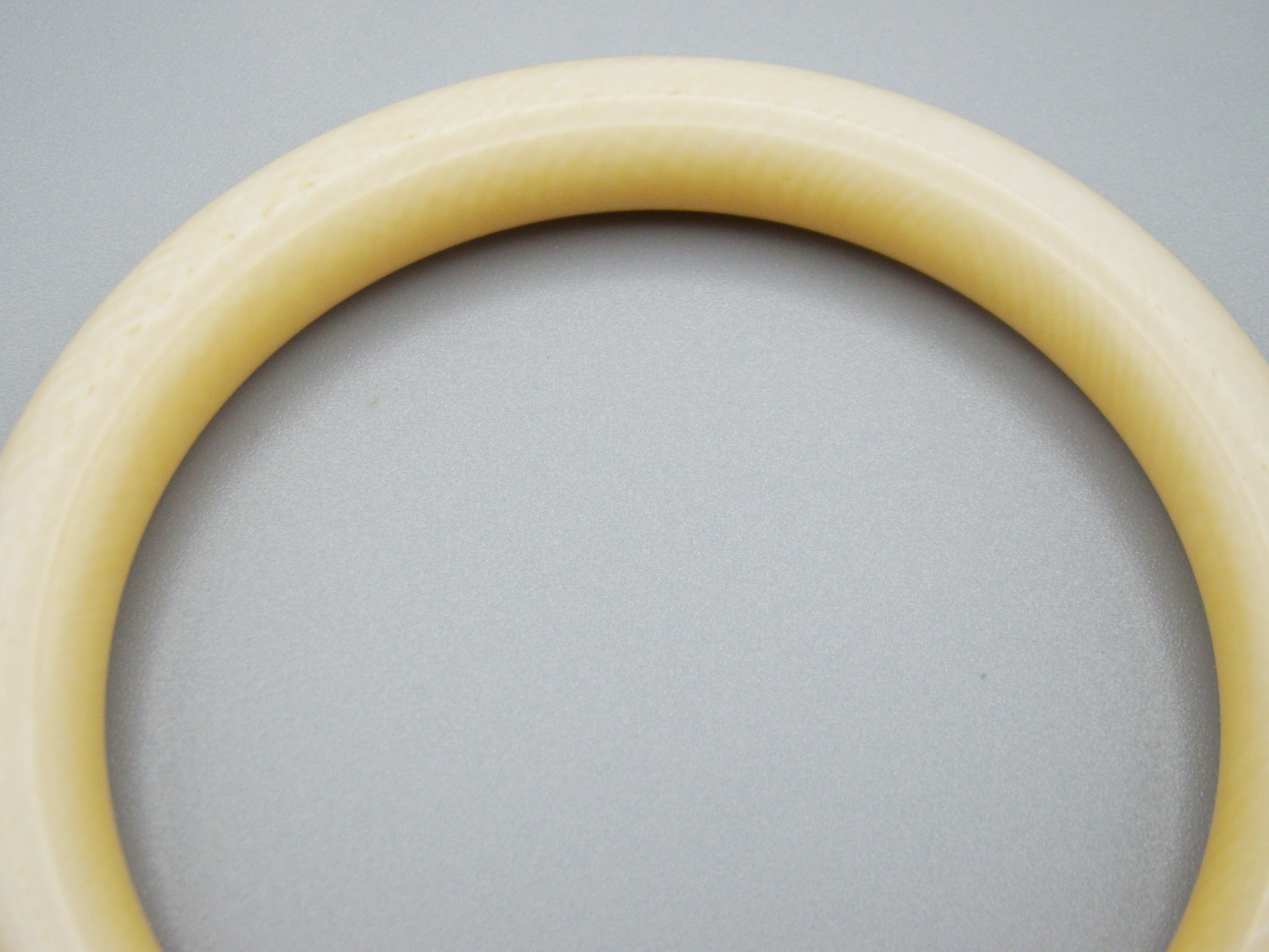Antique Ivory, Natural Ivory, Ivory Bracelet, Mediterranean Ivory, handcarved Ivory, Asien Ivory, Elephant Ivory