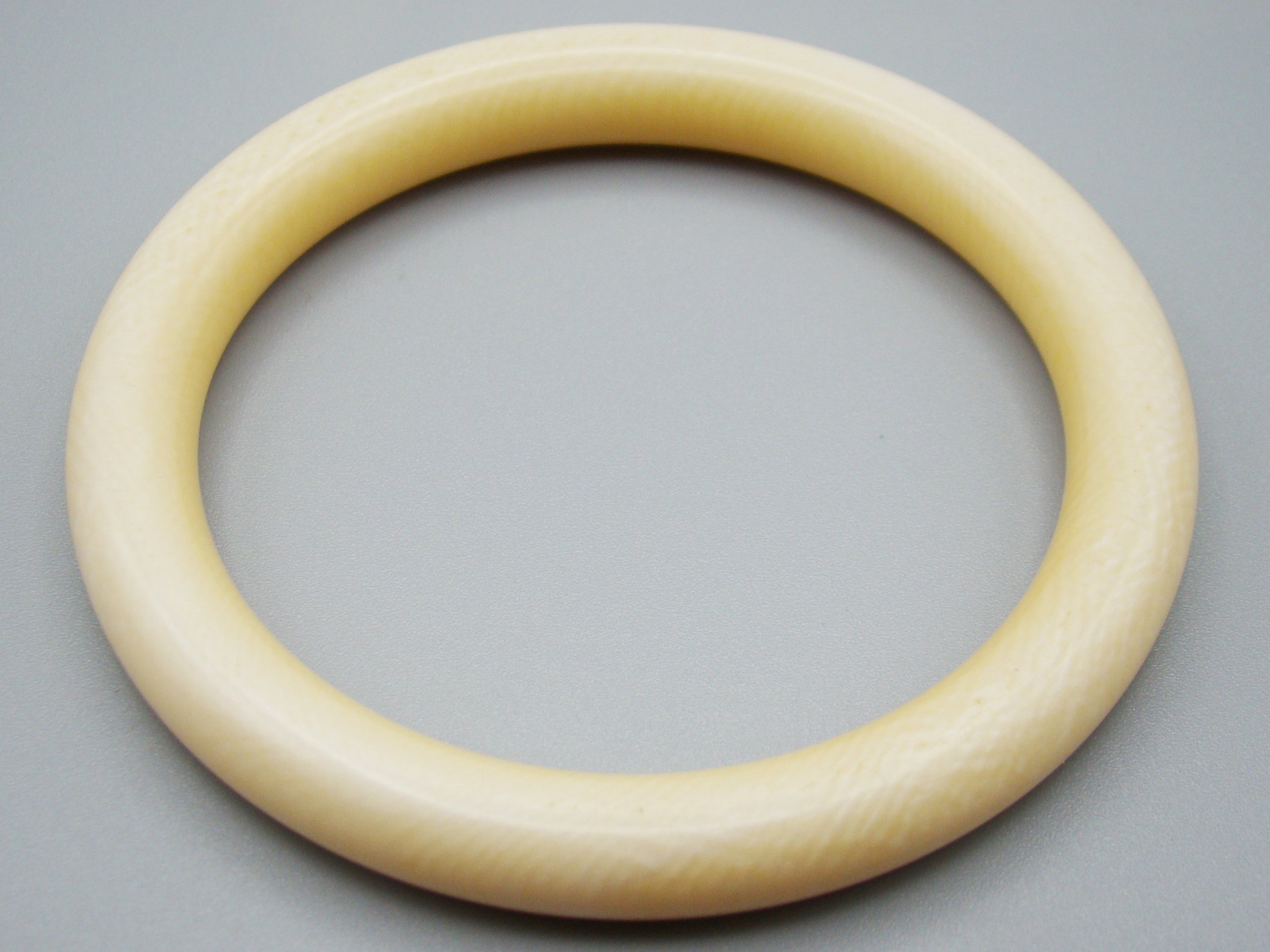 Antique Ivory, Natural Ivory, Ivory Bracelet, Mediterranean Ivory, handcarved Ivory, Asien Ivory, Elephant Ivory