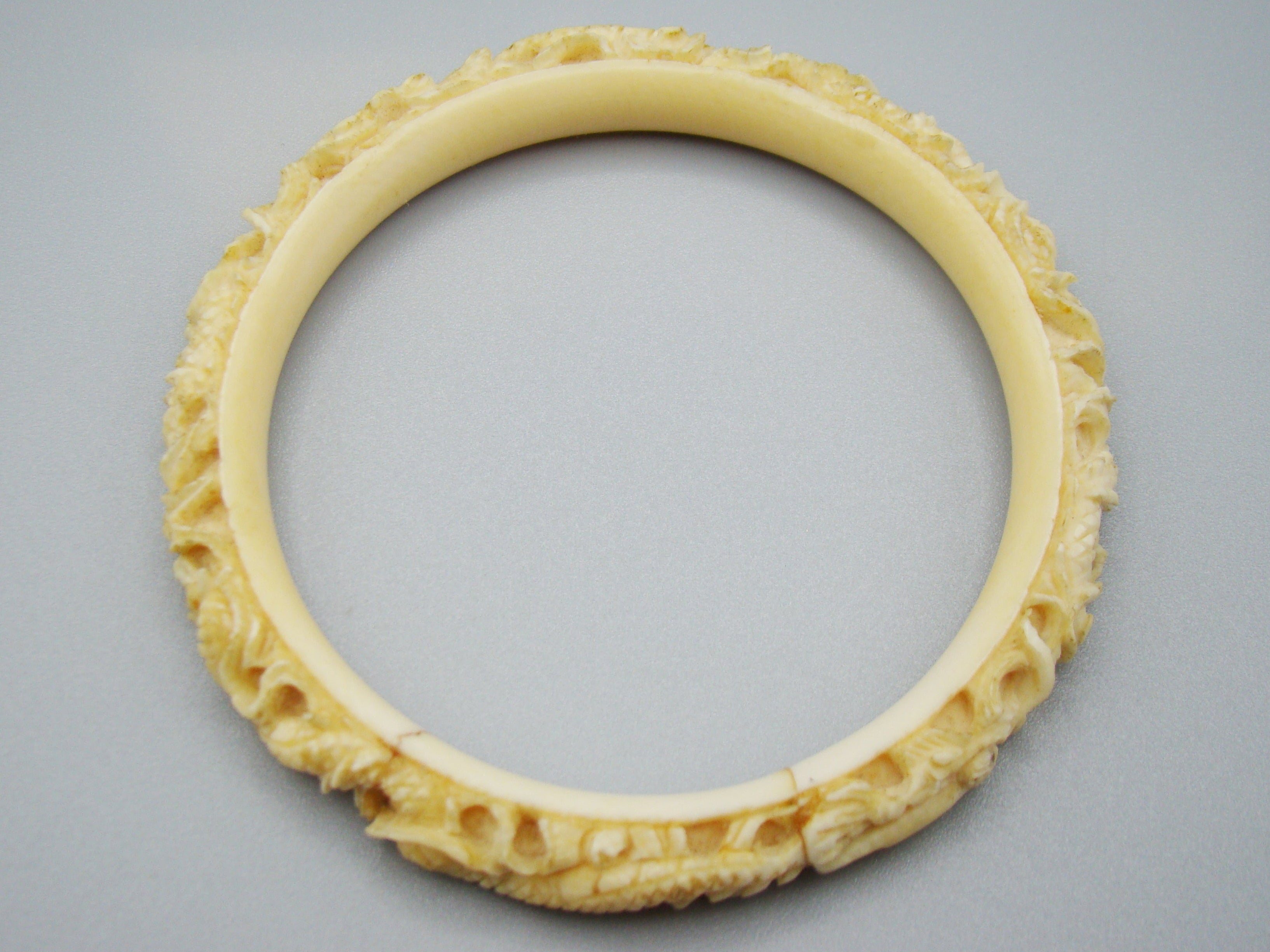 Antique Ivory, Natural Ivory, Ivory Bracelet, Mediterranean Ivory, handcarved Ivory, Asien Ivory, Elephant Ivory