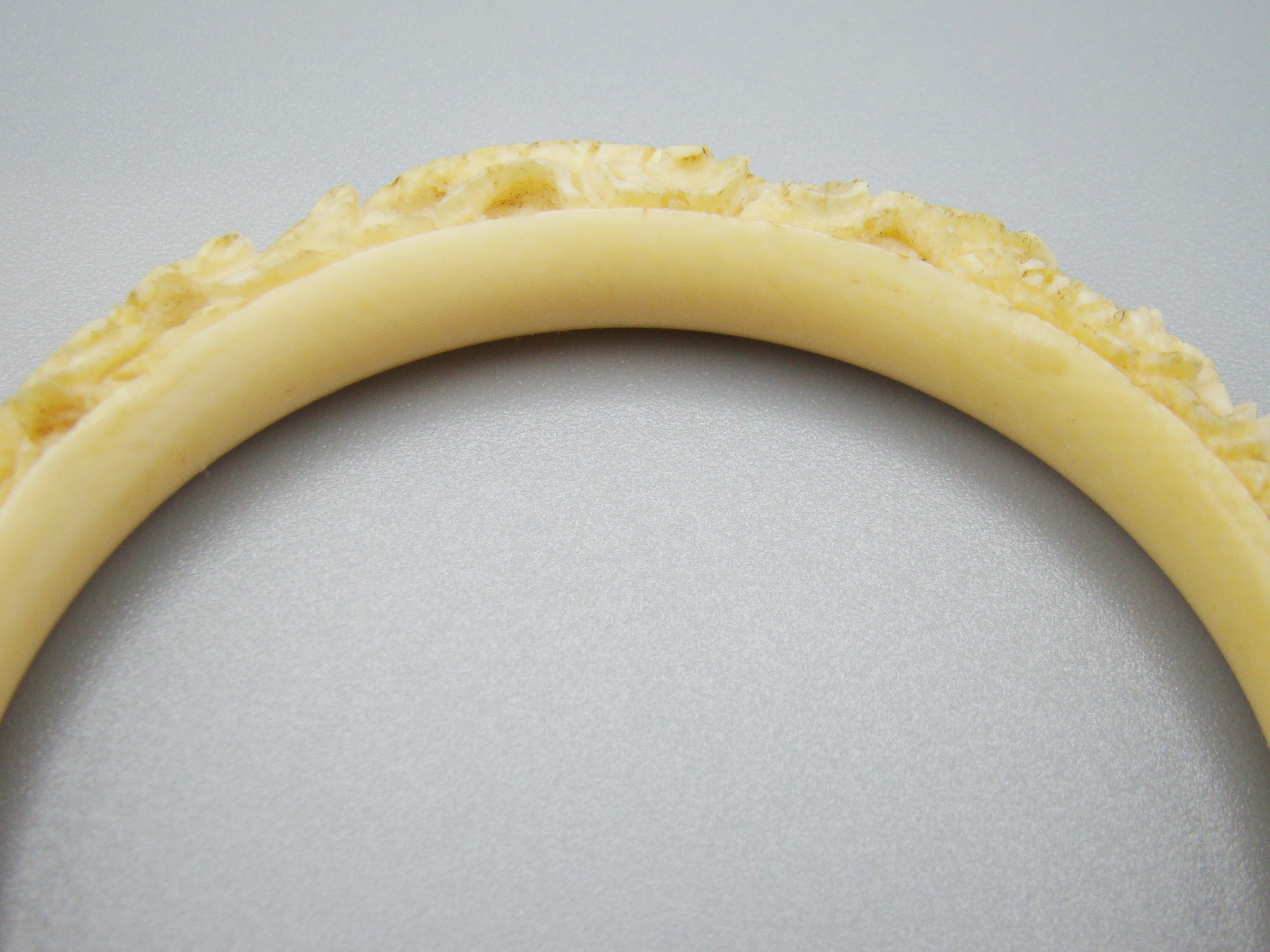 Antique Ivory, Natural Ivory, Ivory Bracelet, Mediterranean Ivory, handcarved Ivory, Asien Ivory, Elephant Ivory