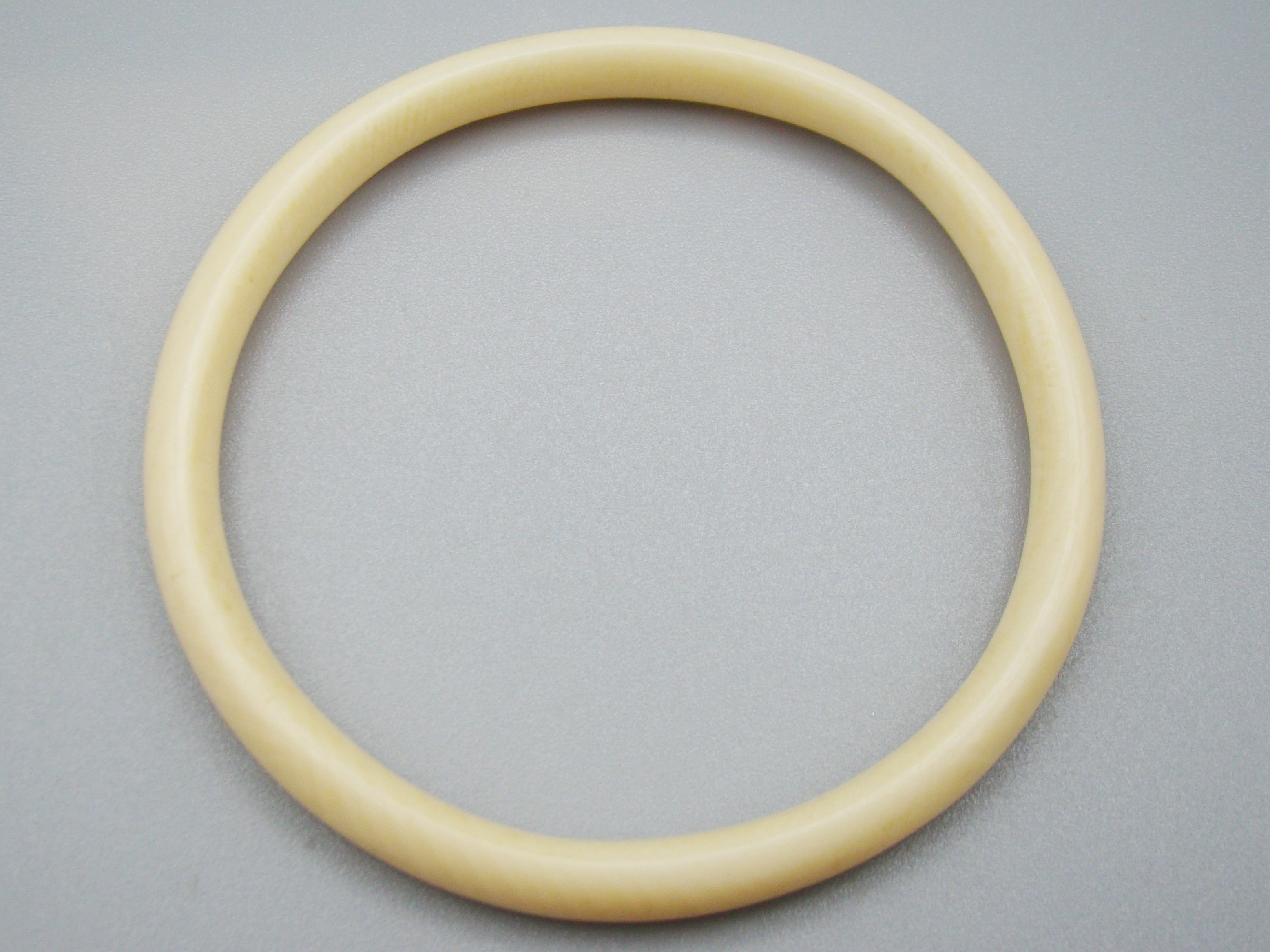 Antique Ivory, Natural Ivory, Ivory Bracelet, Mediterranean Ivory, handcarved Ivory, Asien Ivory, Elephant Ivory