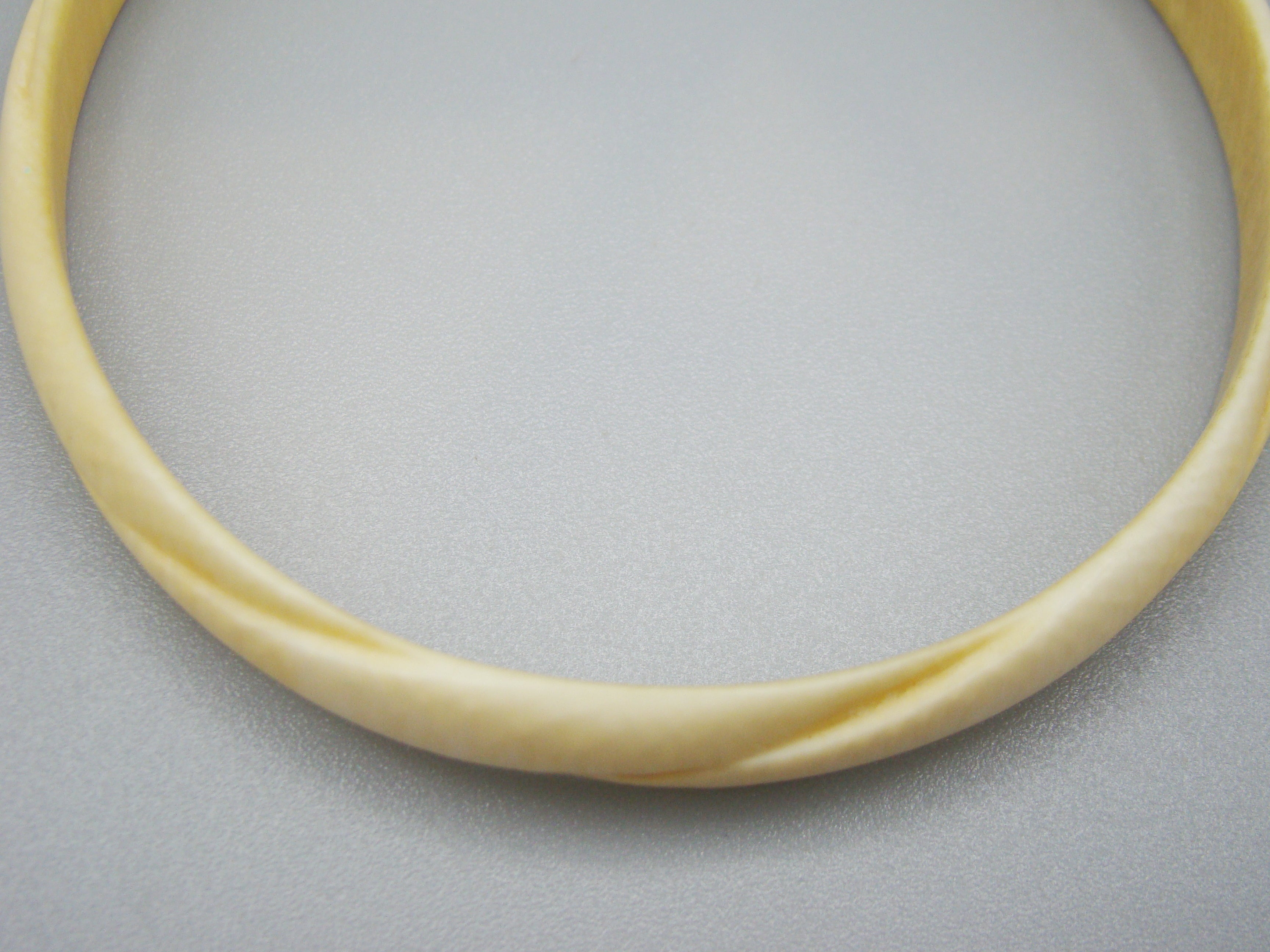 Antique Ivory, Natural Ivory, Ivory Bracelet, Mediterranean Ivory, handcarved Ivory, Asien Ivory, Elephant Ivory