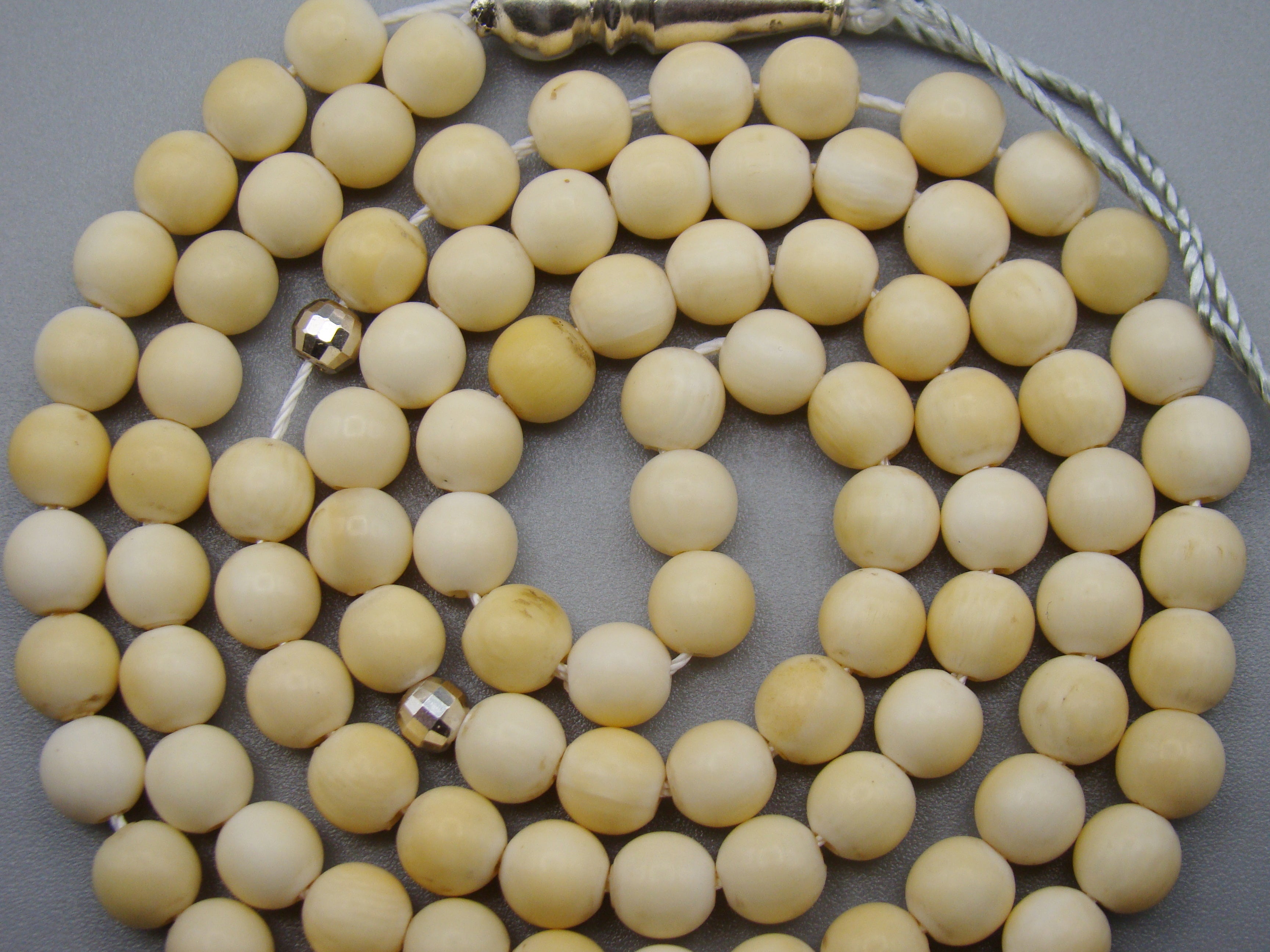 Antique Ivory, Natural Ivory, Mediterranean Ivory, handcarved Ivory, Asien Ivory, Elephant Ivory, Ivory Chain, Ivory necklace, Ivory Rosary, Rosary beads,  مسبحة, Masbaha, Muslim prayer beads, Sterling Silver