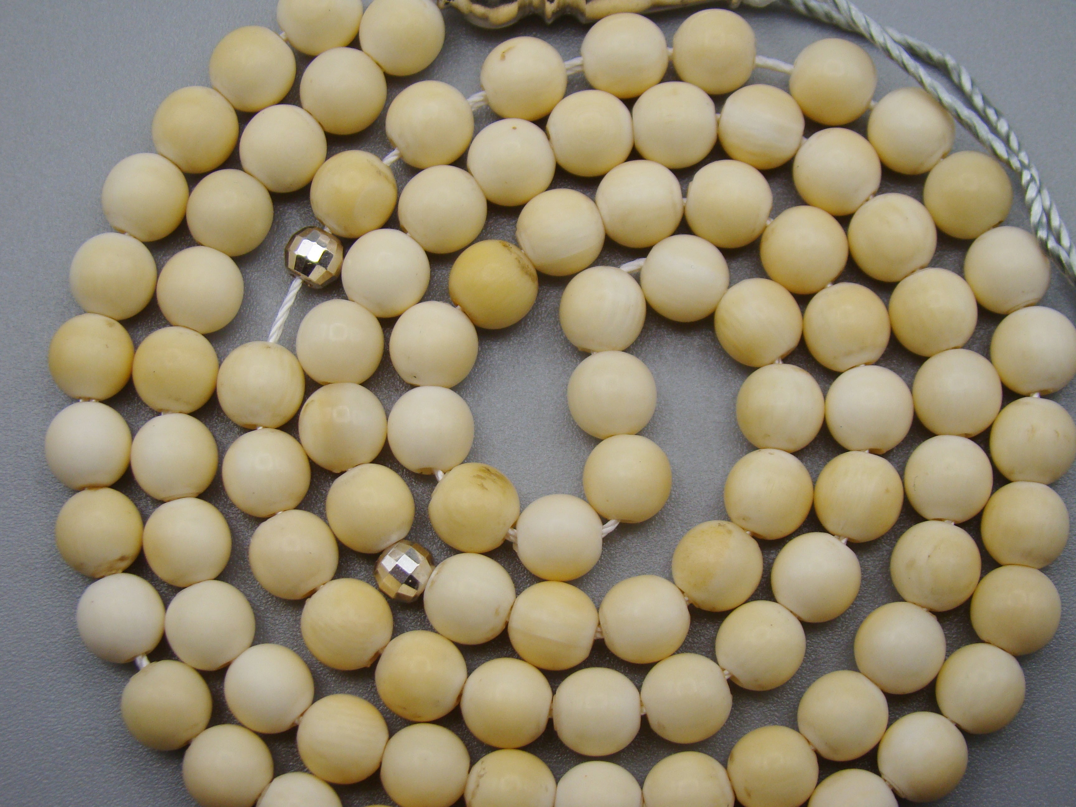 Antique Ivory, Natural Ivory, Mediterranean Ivory, handcarved Ivory, Asien Ivory, Elephant Ivory, Ivory Chain, Ivory necklace, Ivory Rosary, Rosary beads,  مسبحة, Masbaha, Muslim prayer beads, Sterling Silver