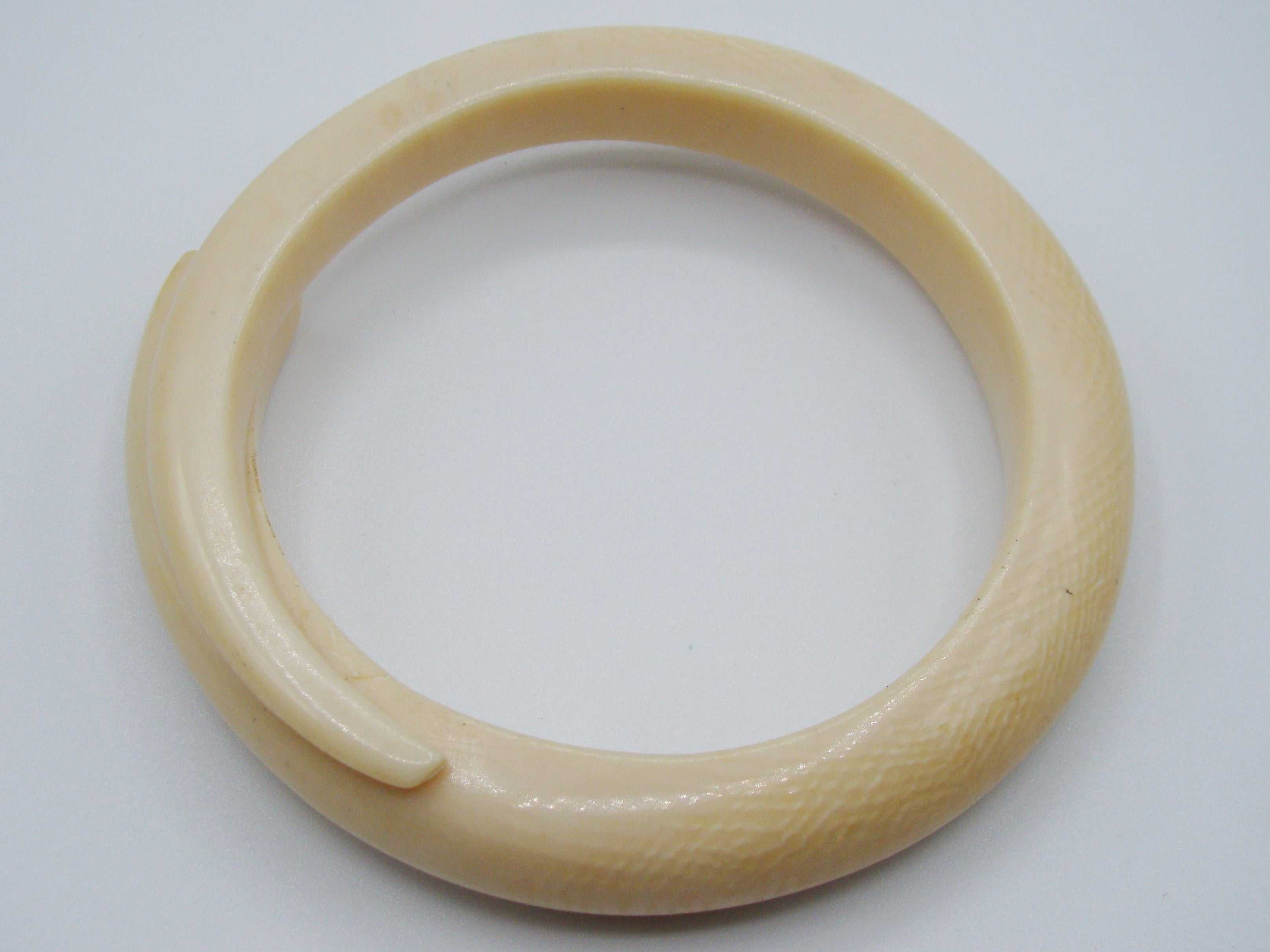 Antique Ivory, Natural Ivory, Ivory Bracelet, Mediterranean Ivory, handcarved Ivory, Asien Ivory, Elephant Ivory