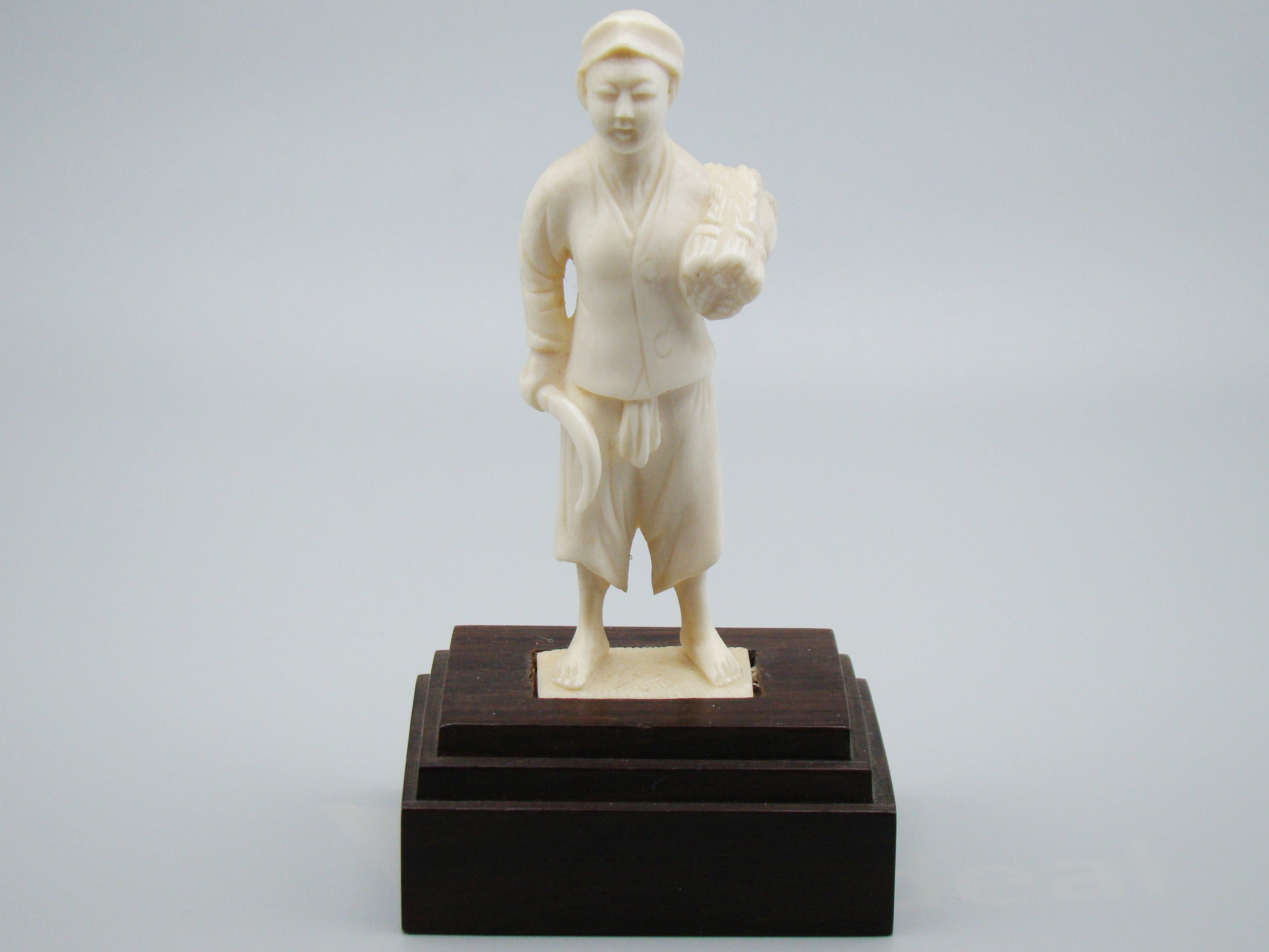Antique Ivory, Natural Ivory, Ivory Figurine, Mediterranean Ivory, handcarved Ivory, Asien Ivory, Elephant Ivory