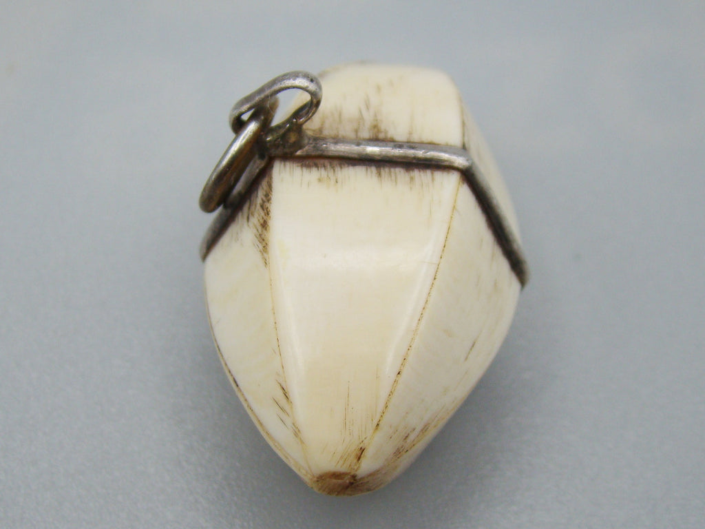 Antique Ivory, Natural Ivory, Mediterranean Ivory, handcarved Ivory, Asien Ivory, Elephant Ivory, Ivory Chain, Ivory Pendant