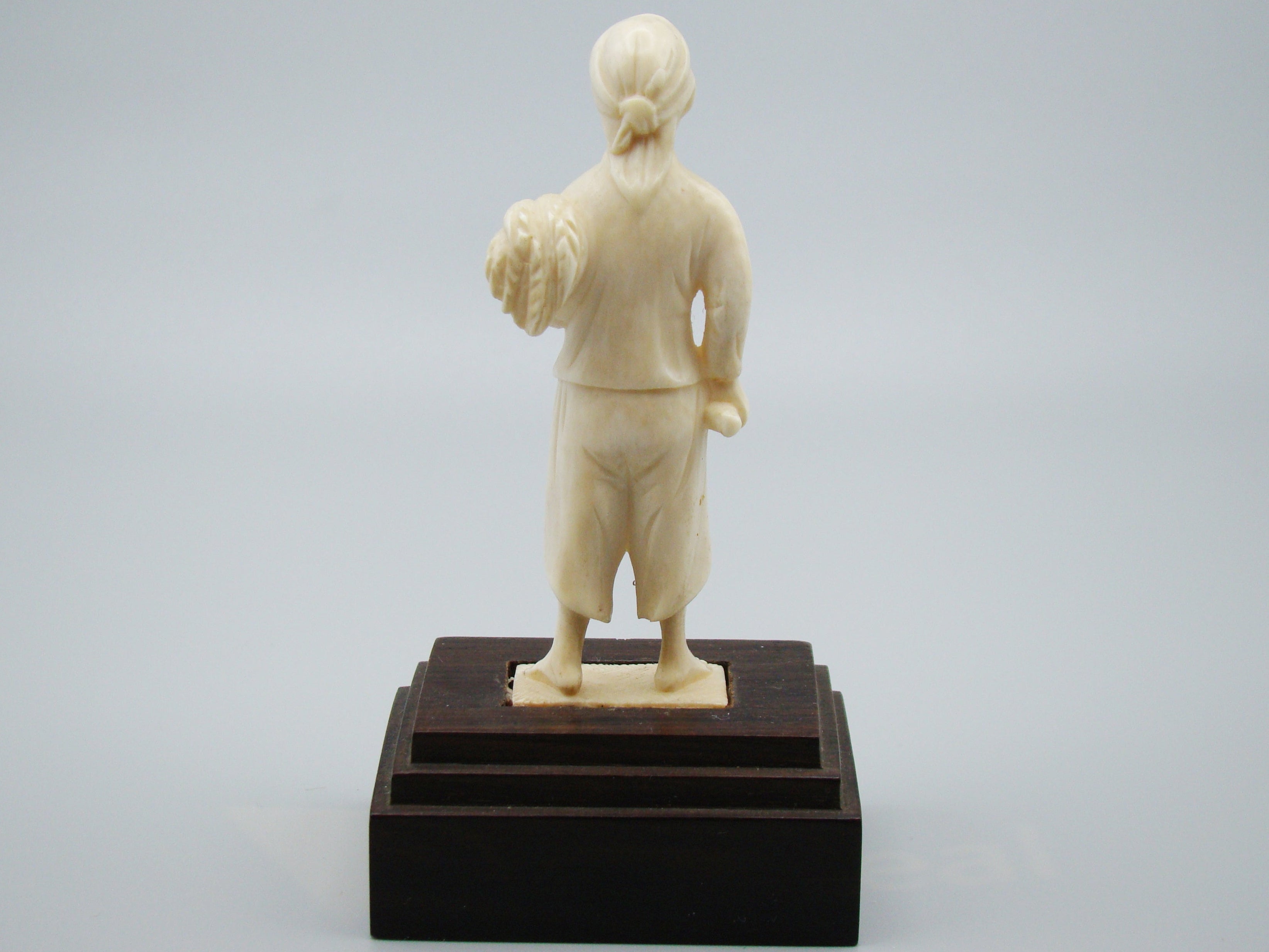 Antique Ivory, Natural Ivory, Ivory Figurine, Mediterranean Ivory, handcarved Ivory, Asien Ivory, Elephant Ivory