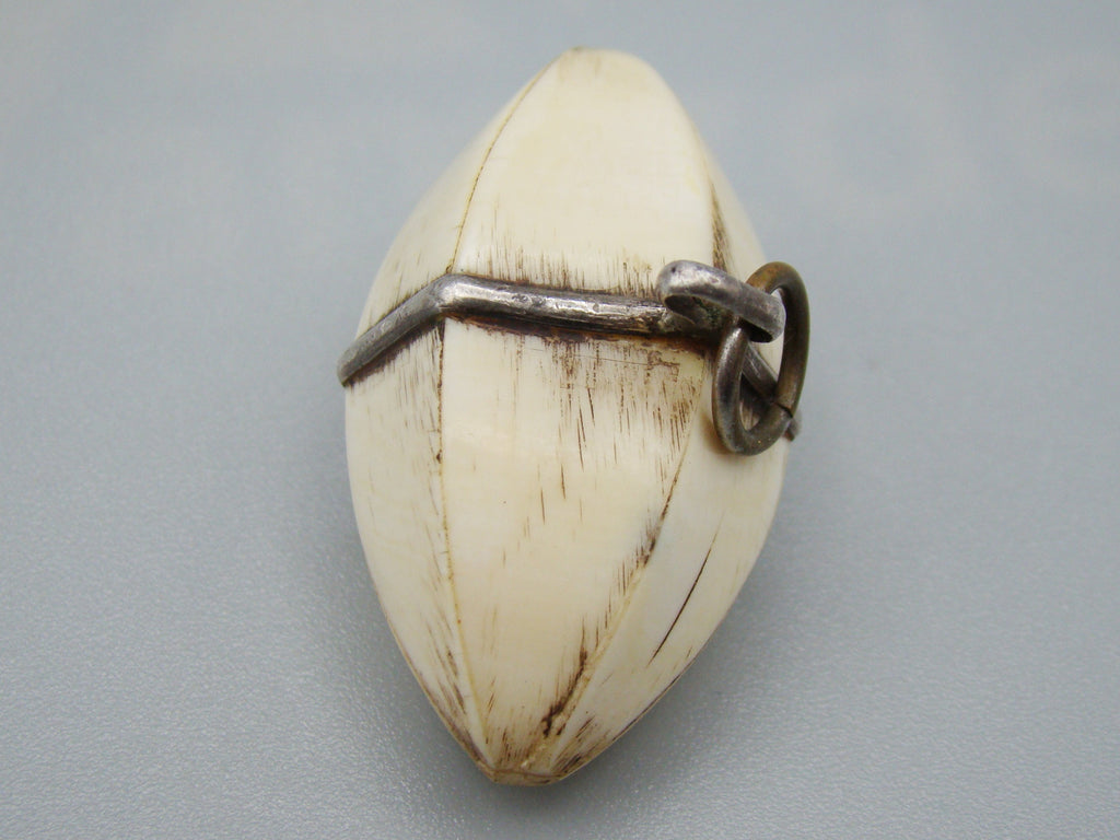 Antique Ivory, Natural Ivory, Mediterranean Ivory, handcarved Ivory, Asien Ivory, Elephant Ivory, Ivory Chain, Ivory Pendant