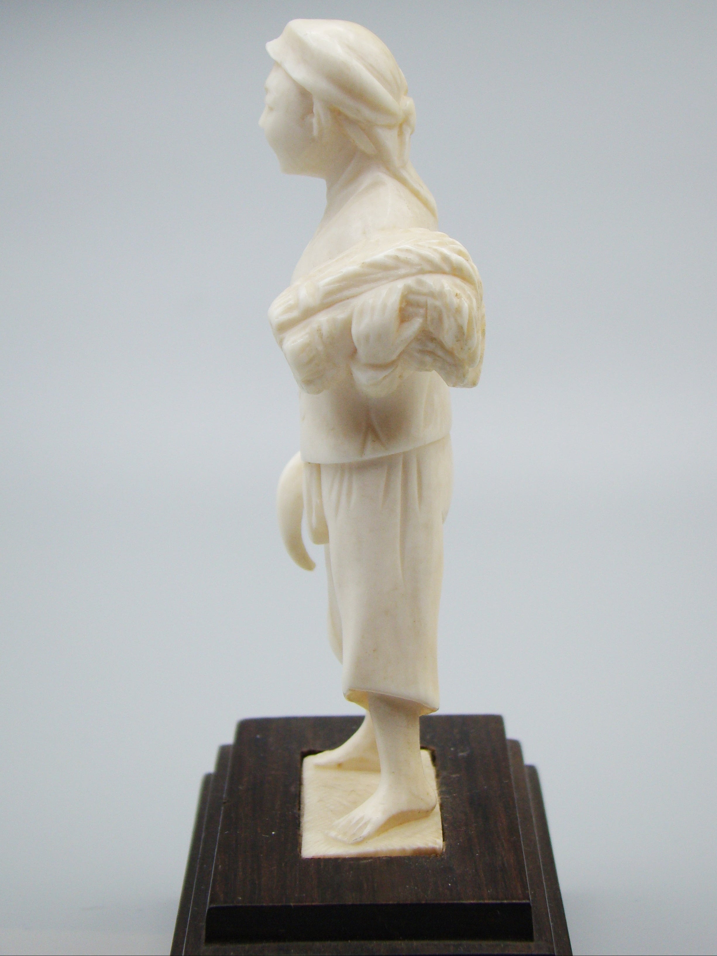 Antique Ivory, Natural Ivory, Ivory Figurine, Mediterranean Ivory, handcarved Ivory, Asien Ivory, Elephant Ivory