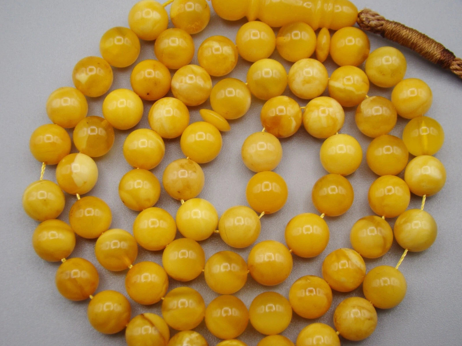 baltic amber, amber, antique, amber beads, egg Yolk, amber chain, Rosary beads, مسبحة, Masbaha, Muslim prayer beads حبيت الدورة ,العنبر الهندى