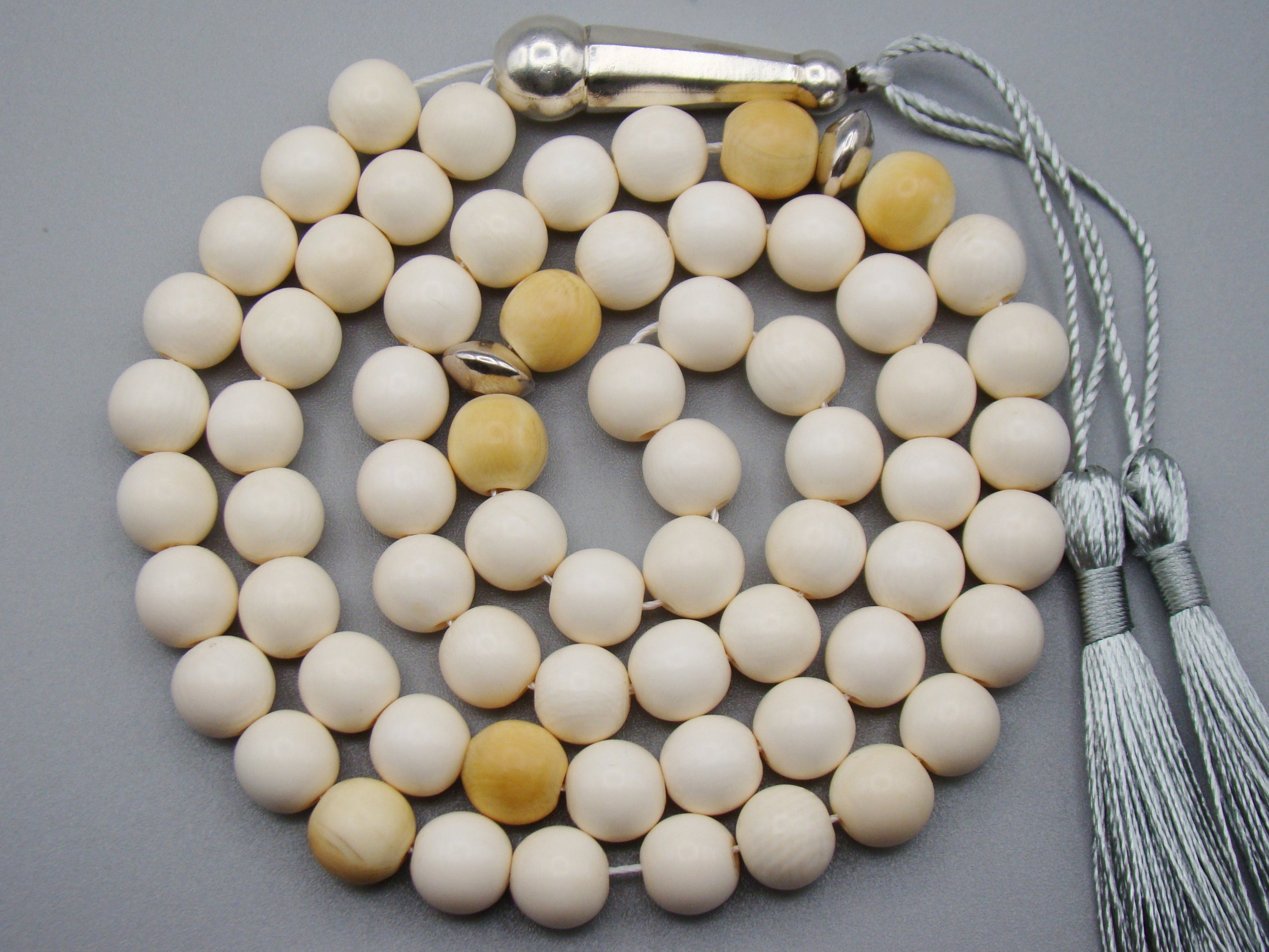 Antique Ivory, Natural Ivory, Mediterranean Ivory, handcarved Ivory, Asien Ivory, Elephant Ivory, Ivory Chain, Ivory necklace, Ivory Rosary, Rosary beads,  مسبحة, Masbaha, Muslim prayer beads, Sterling Silver