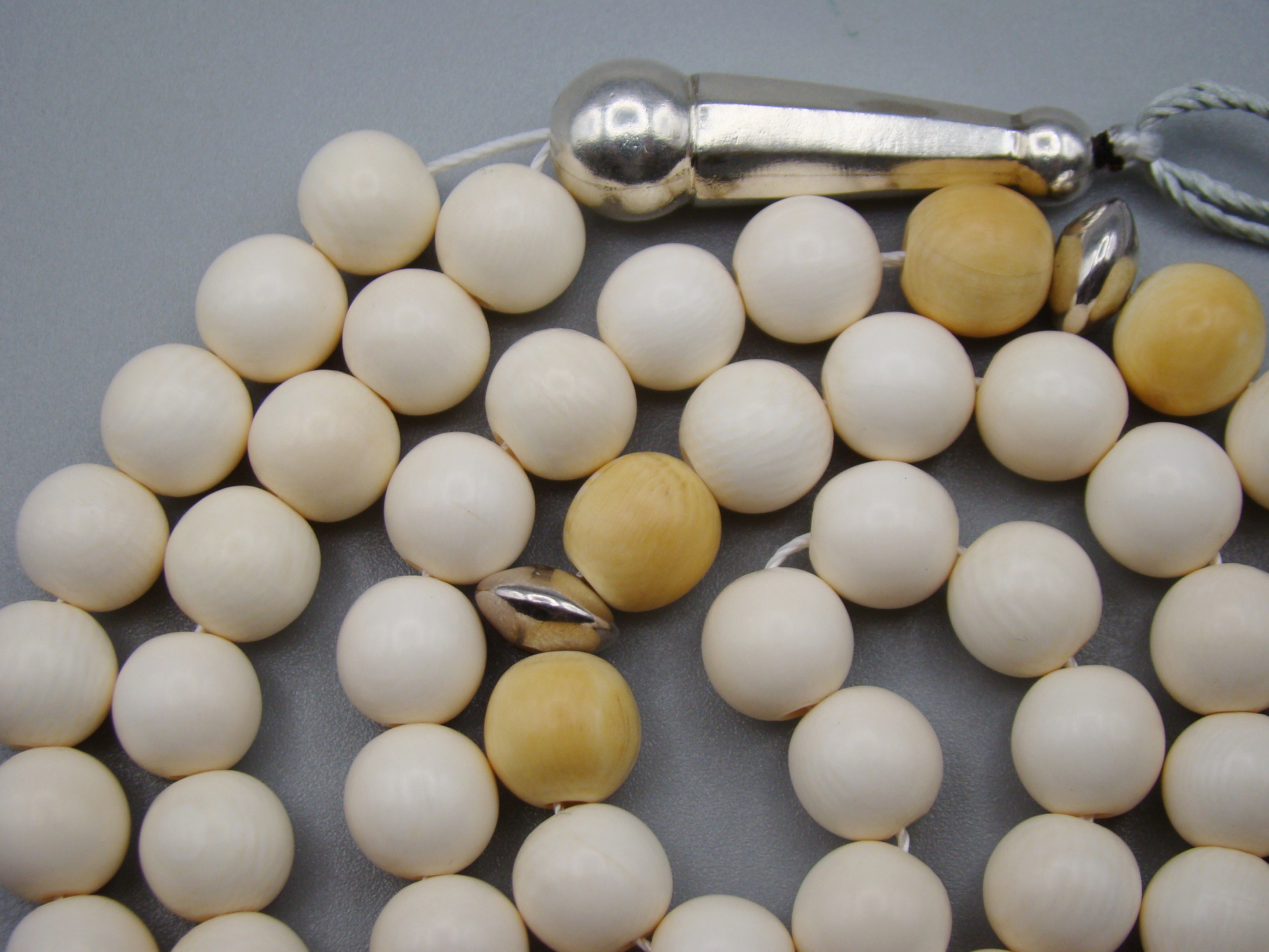 Antique Ivory, Natural Ivory, Mediterranean Ivory, handcarved Ivory, Asien Ivory, Elephant Ivory, Ivory Chain, Ivory necklace, Ivory Rosary, Rosary beads,  مسبحة, Masbaha, Muslim prayer beads, Sterling Silver