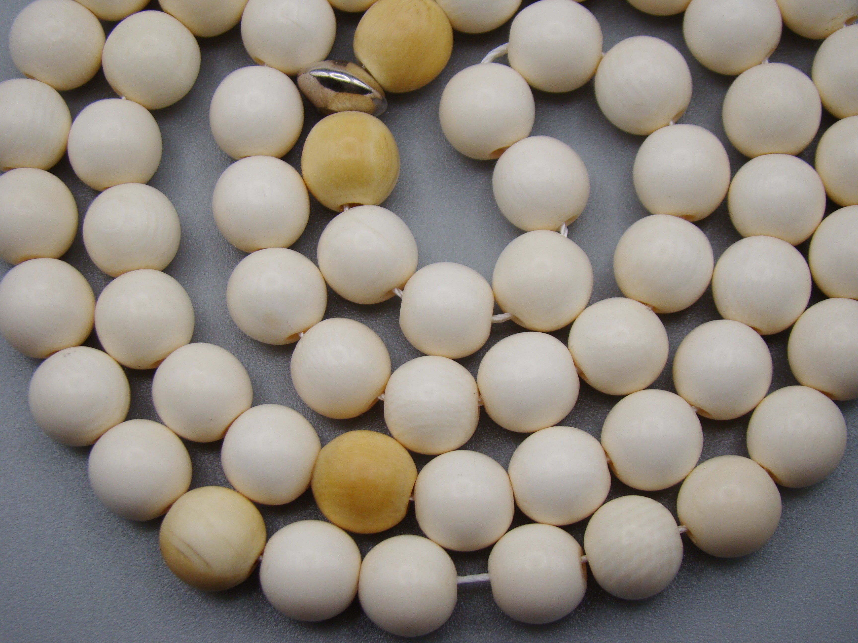 Antique Ivory, Natural Ivory, Mediterranean Ivory, handcarved Ivory, Asien Ivory, Elephant Ivory, Ivory Chain, Ivory necklace, Ivory Rosary, Rosary beads,  مسبحة, Masbaha, Muslim prayer beads, Sterling Silver