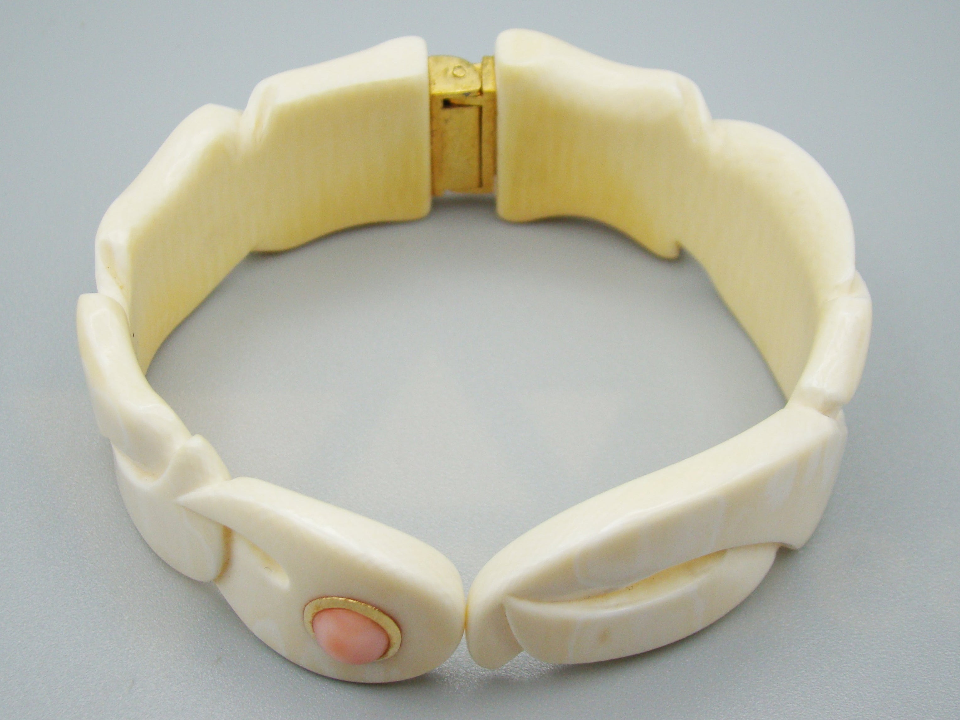 Antique Ivory, Natural Ivory, Ivory Bracelet, Mediterranean Ivory, handcarved Ivory, Asien Ivory, Elephant Ivory